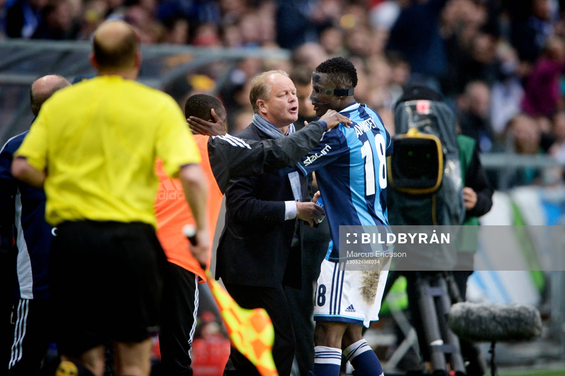 Daniel Amartey,  Djurgården, springer fram och kramar om