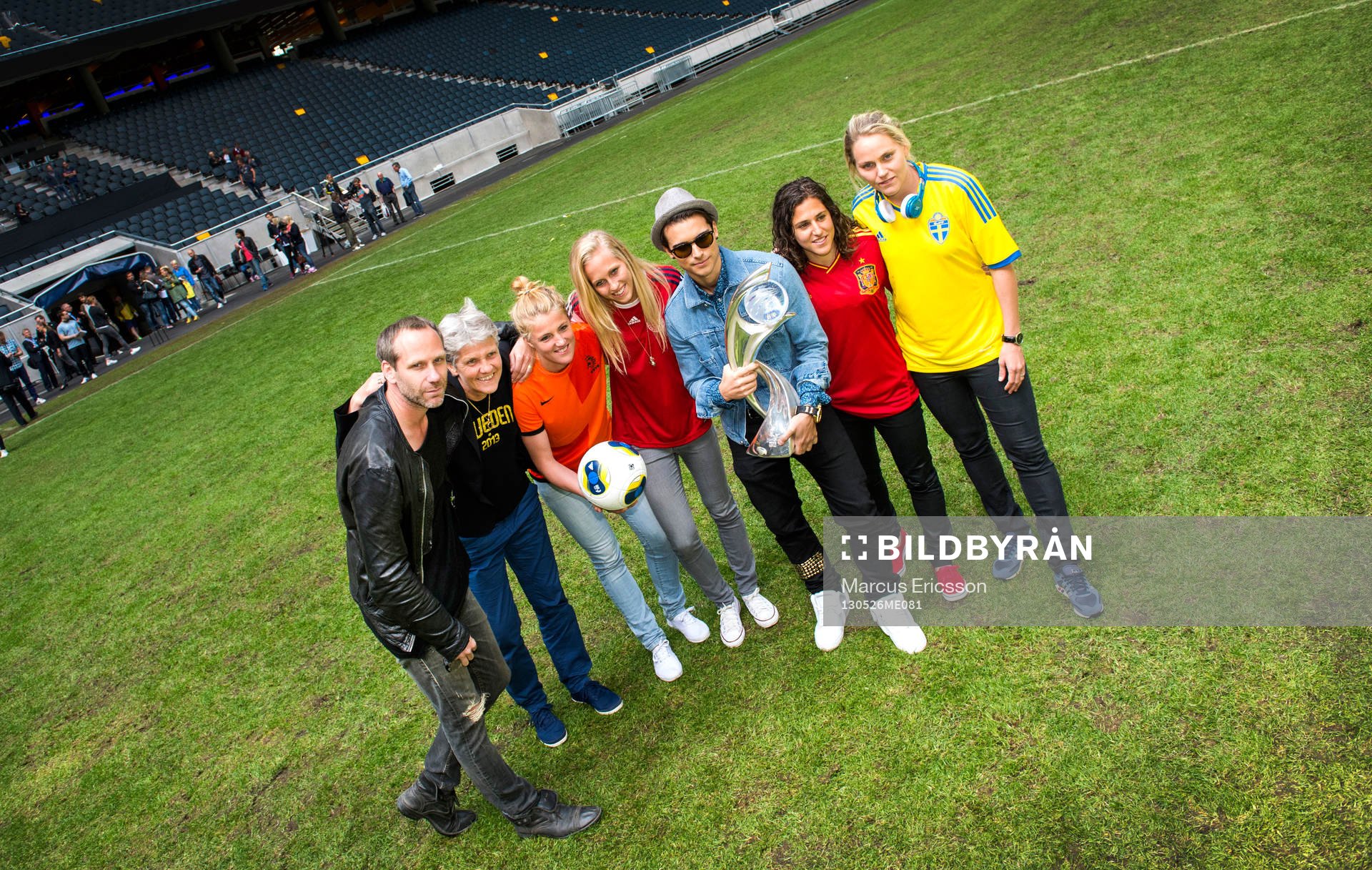 Stefan Örn, låtskrivare, Pia Sundhage, förbundskapten,