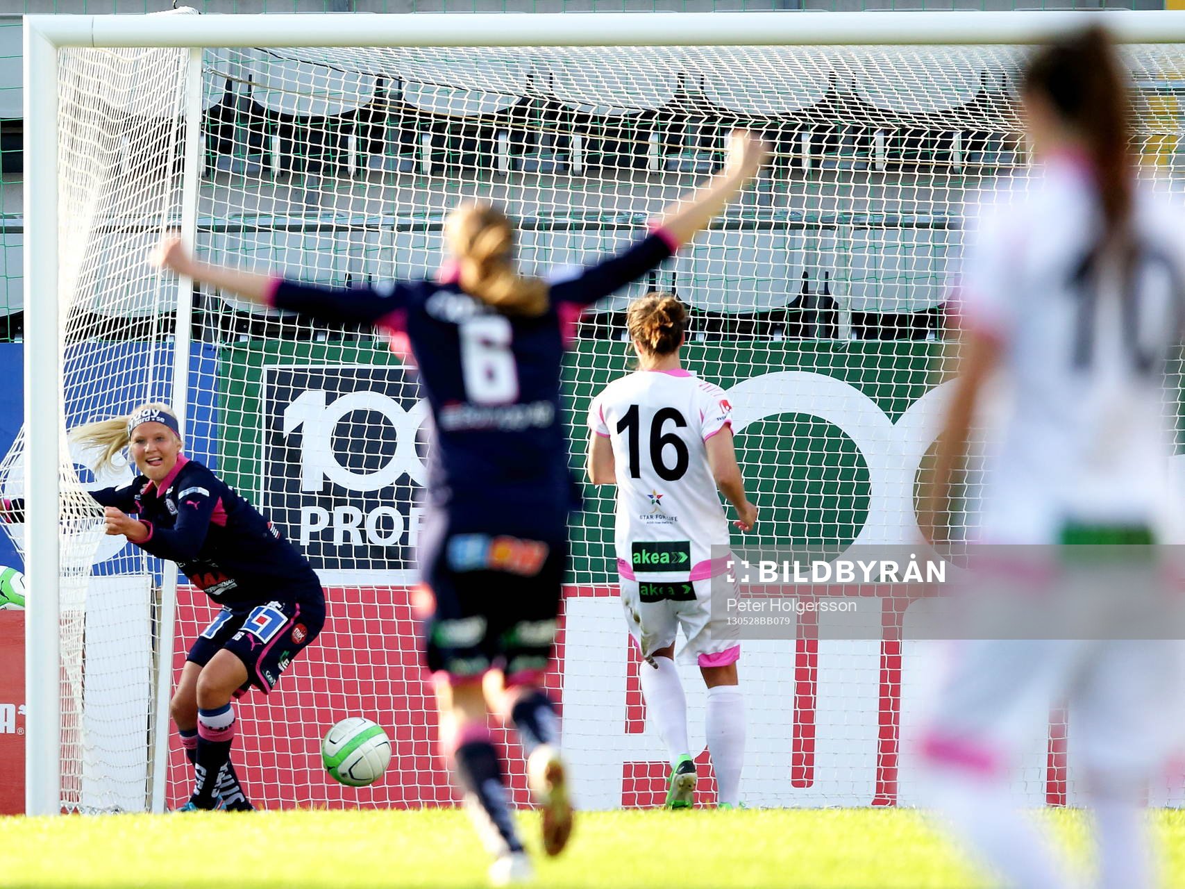 Mål 1-0 Linköping Pernille Harder