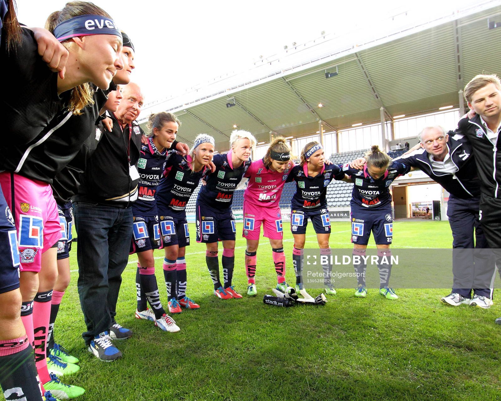 Matchvinnare Linköping Pernille Harder (ser häråt) med