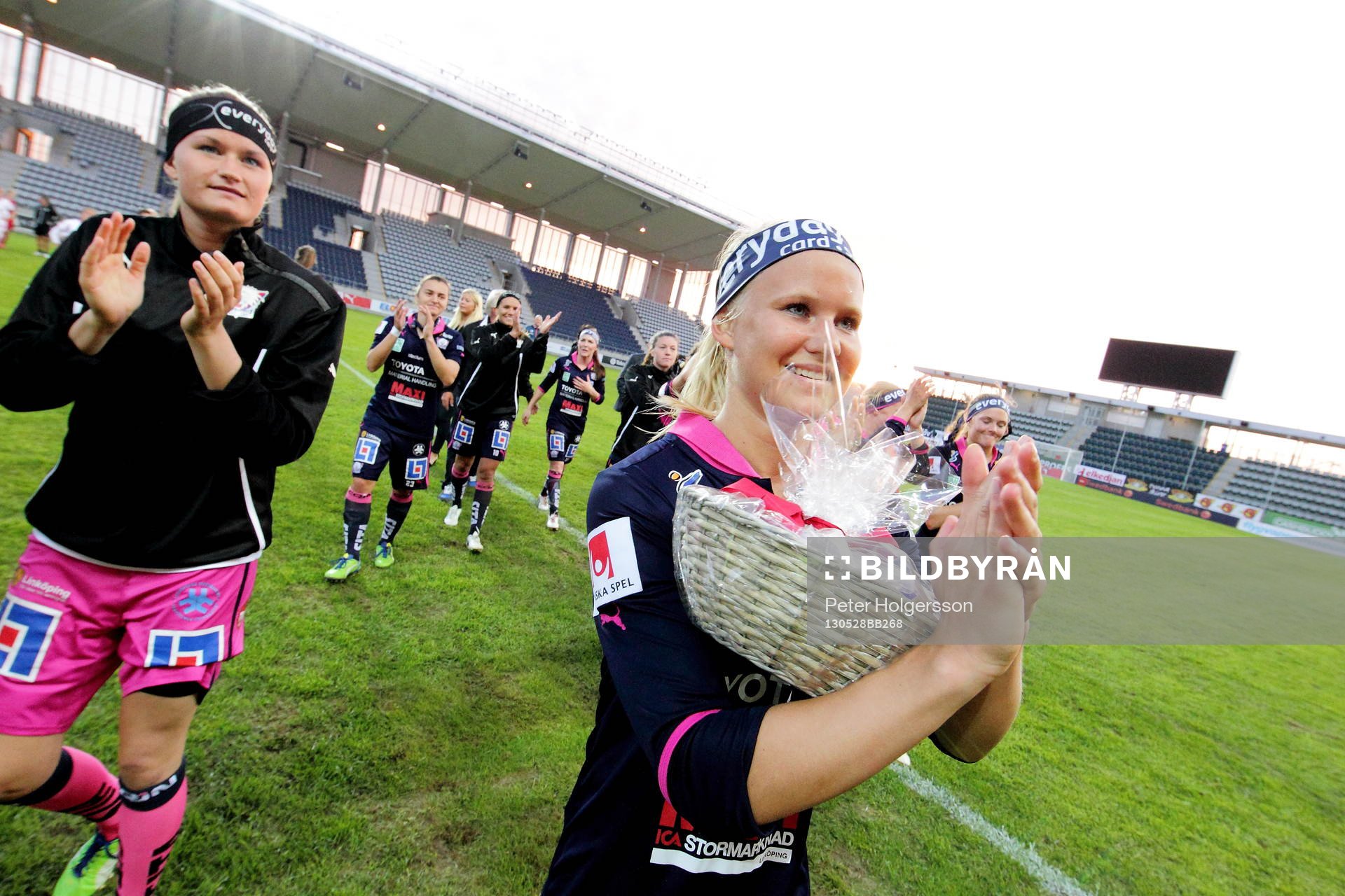 Fotboll, Damallsvenskan, Linköping - LdB Mallmö: Matchvinnare Linköping Pernille Harder dubbel målgörare