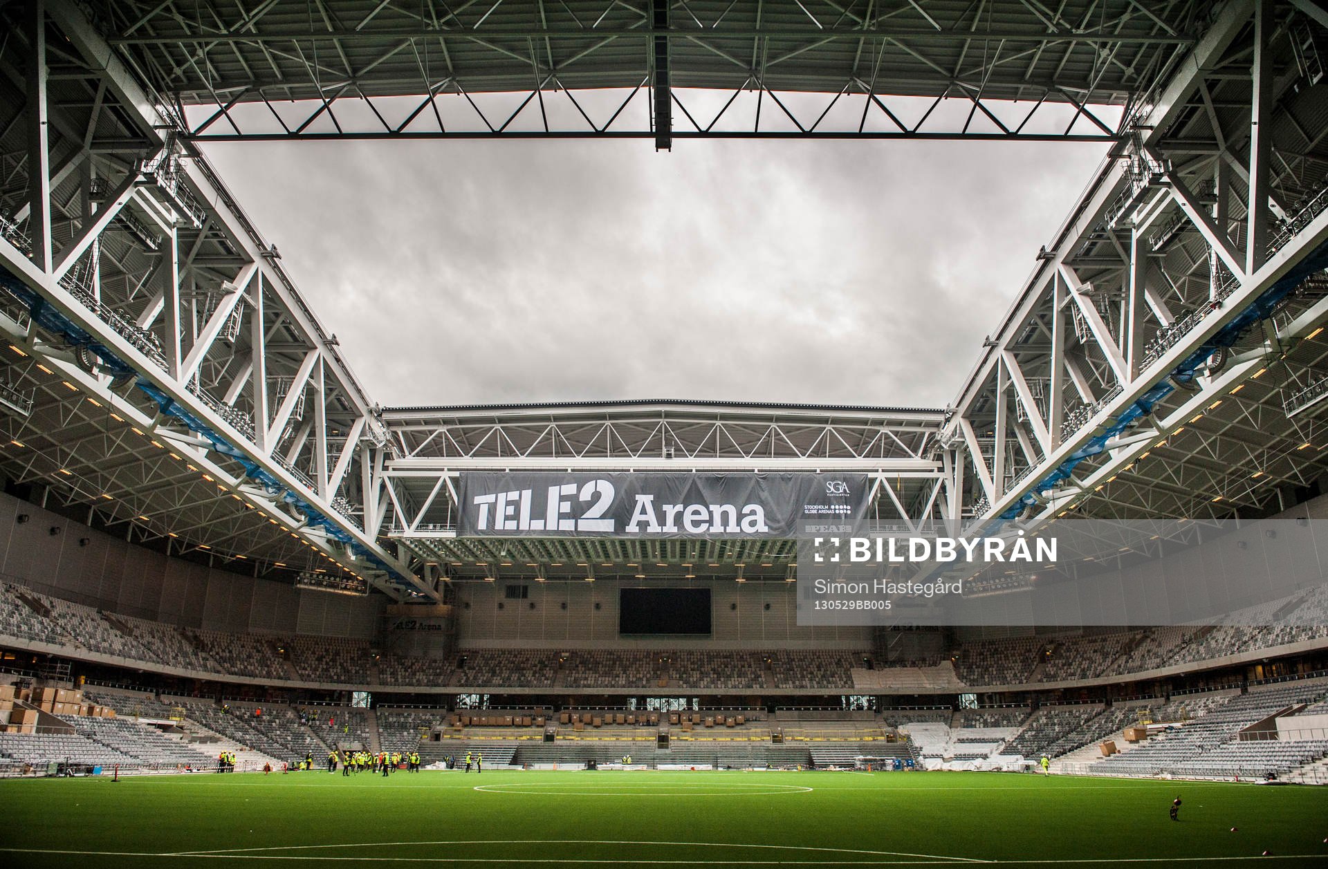 En översiktsbild från fotbollsplanen inne på Tele2 arena