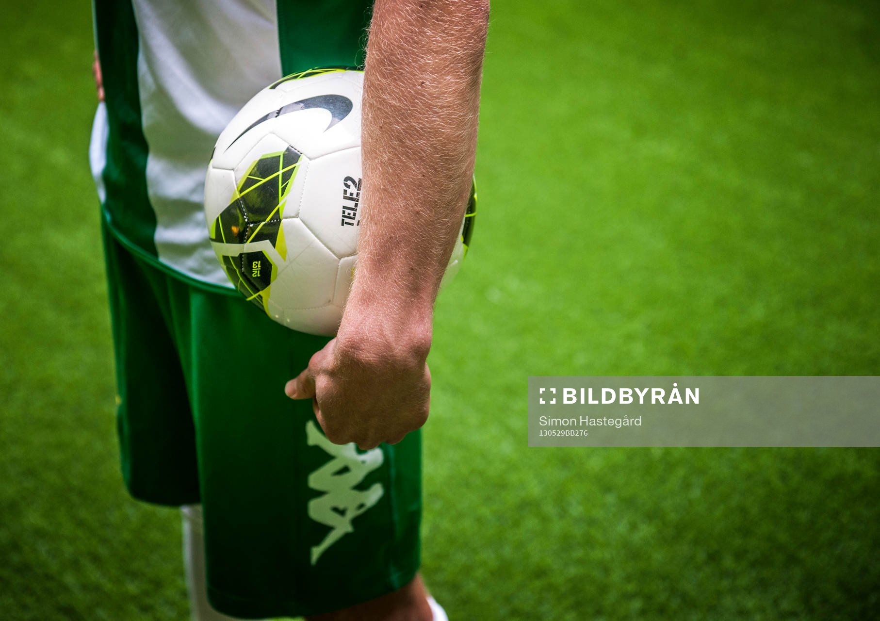 Mikael Rynell, Hammarby, håller i en fotboll