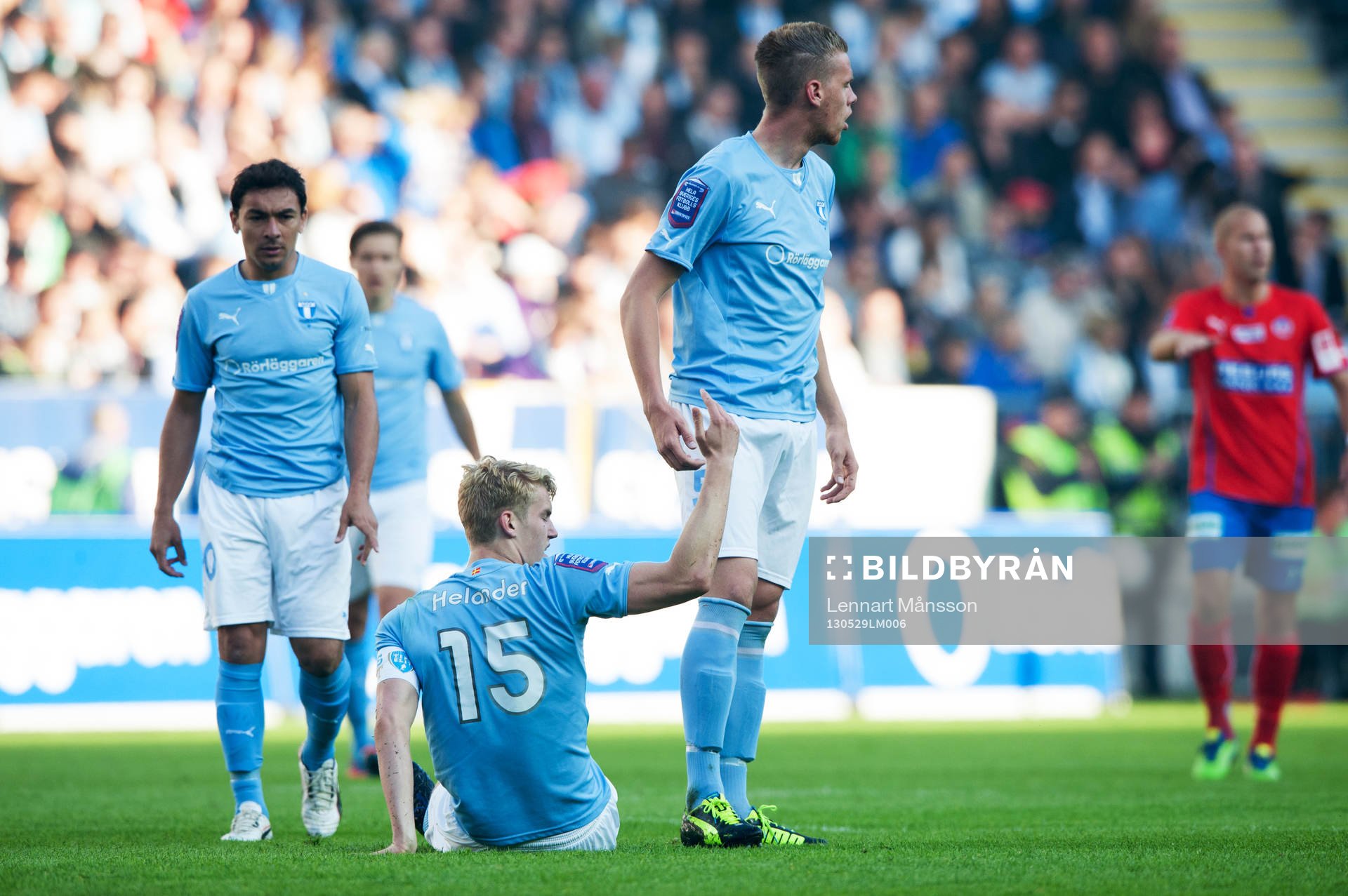 Filip Helander, Malmö, vinkar för byte redan