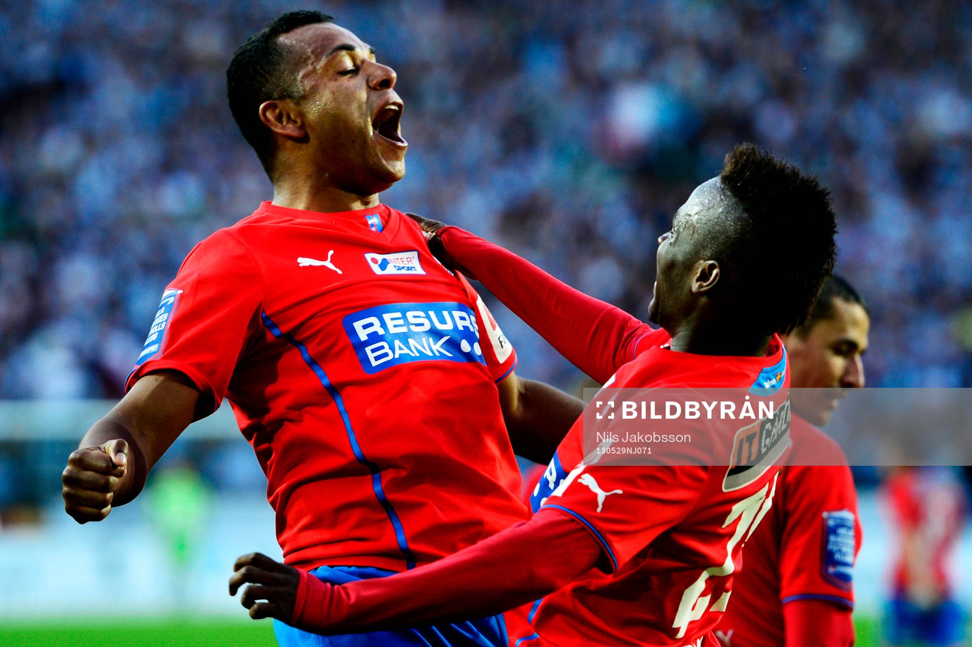 Álvaro Santos, Helsingborg kramas om av David Accam