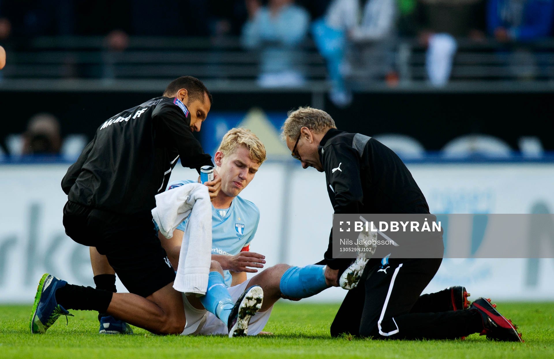 Filip Helander, Malmö FF, utgår skadad