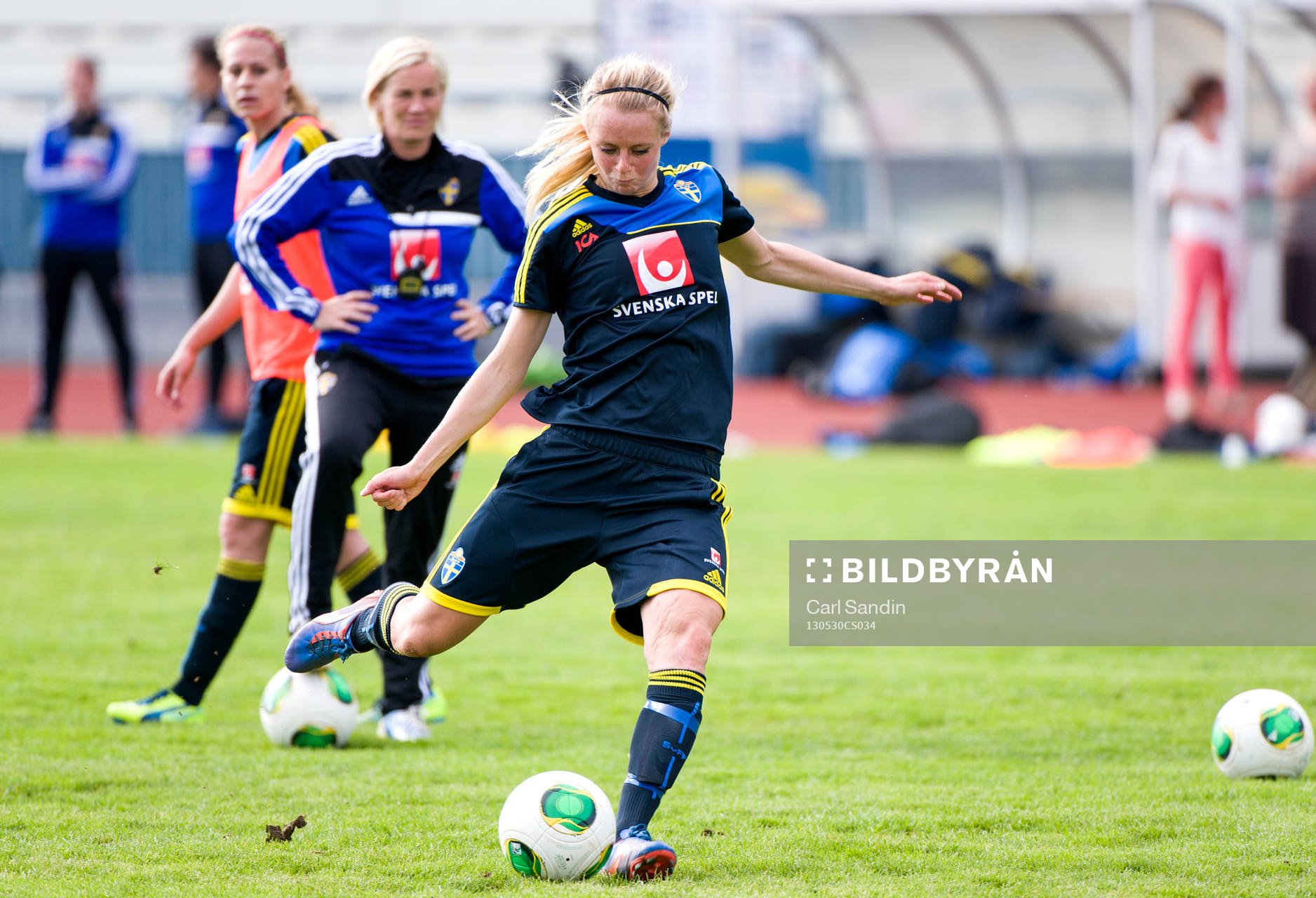 Amanda Ilestedt, Sverige, skjuter mot mål