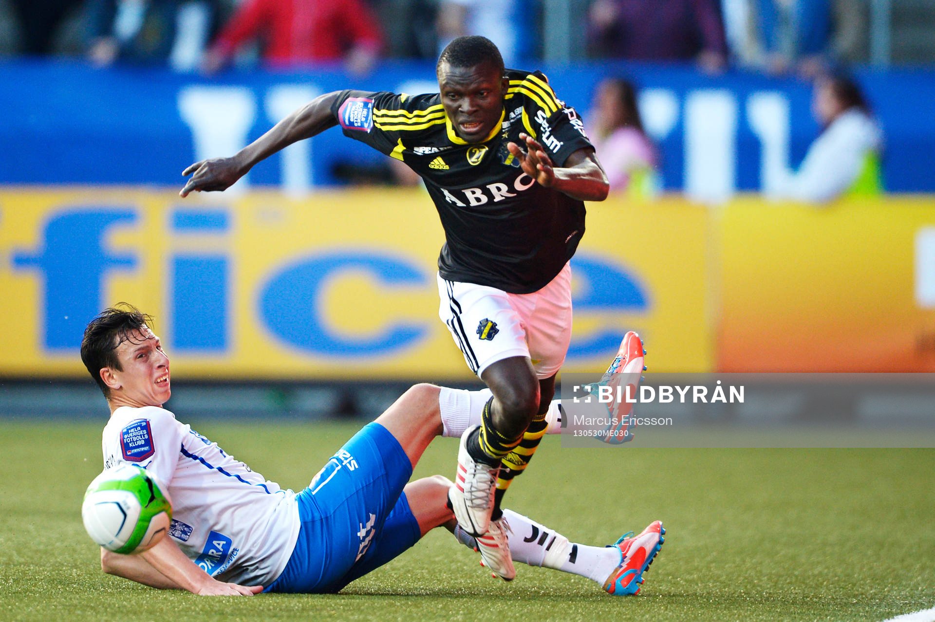 Lalawélé Atakora, AIK, rycker ifrån Martin Smedberg