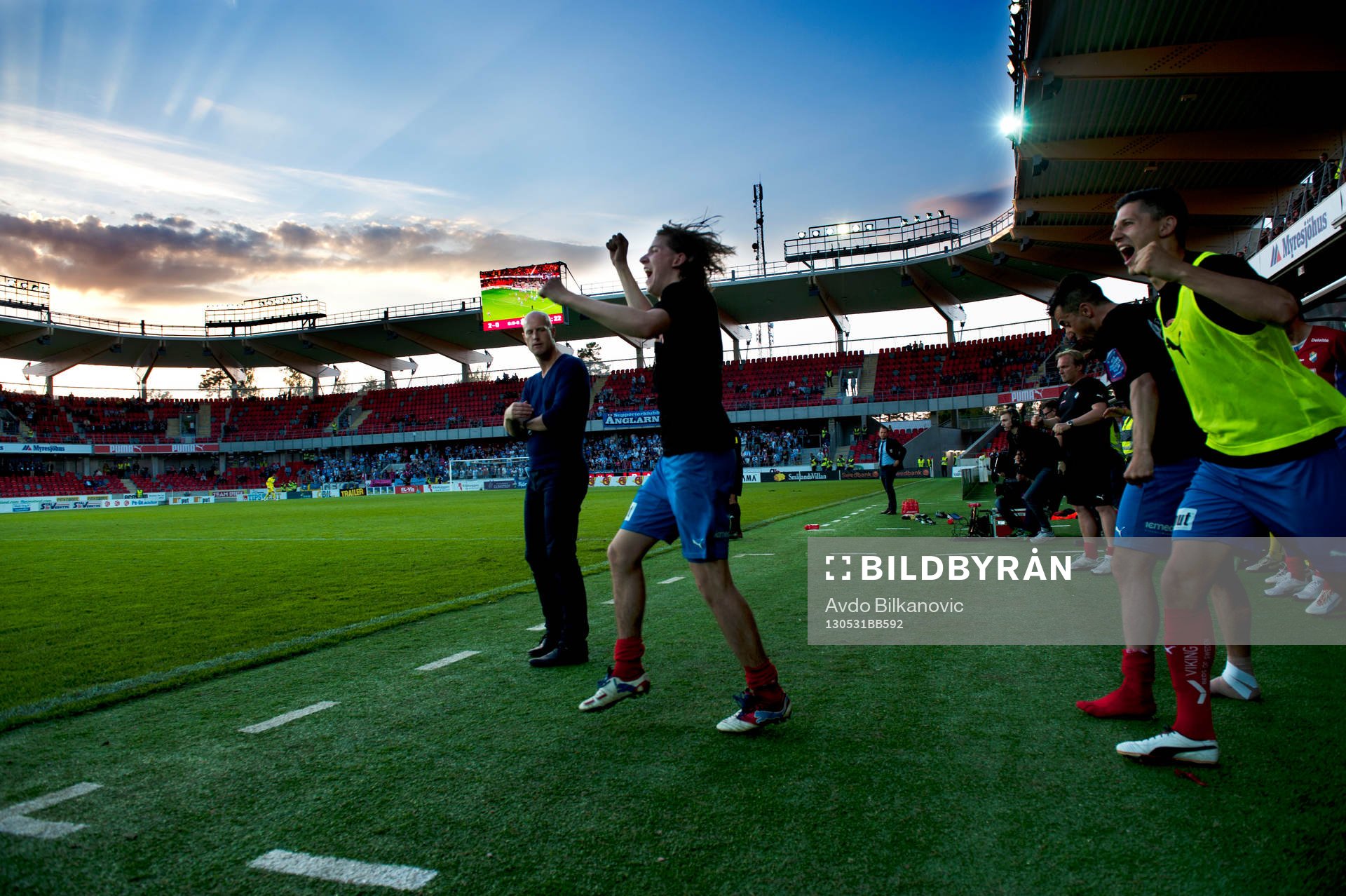 Fotboll, Herr, Allsvenskan, Öster - Göteborg:  Darjan Bojanic, Denis Velic och Elmin Nurkic, jublar efter slutsignalen, glädje
