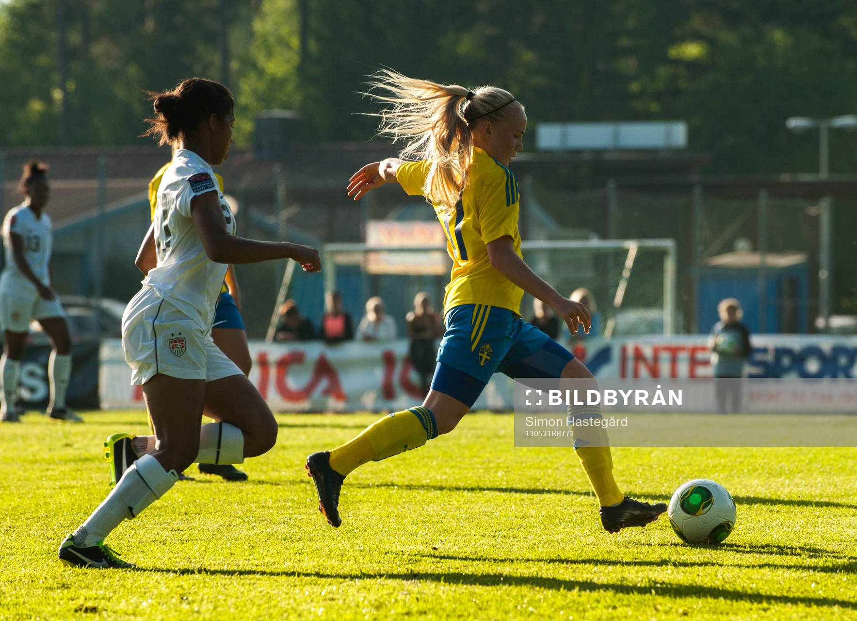 Ellen Karlsson, Sverige