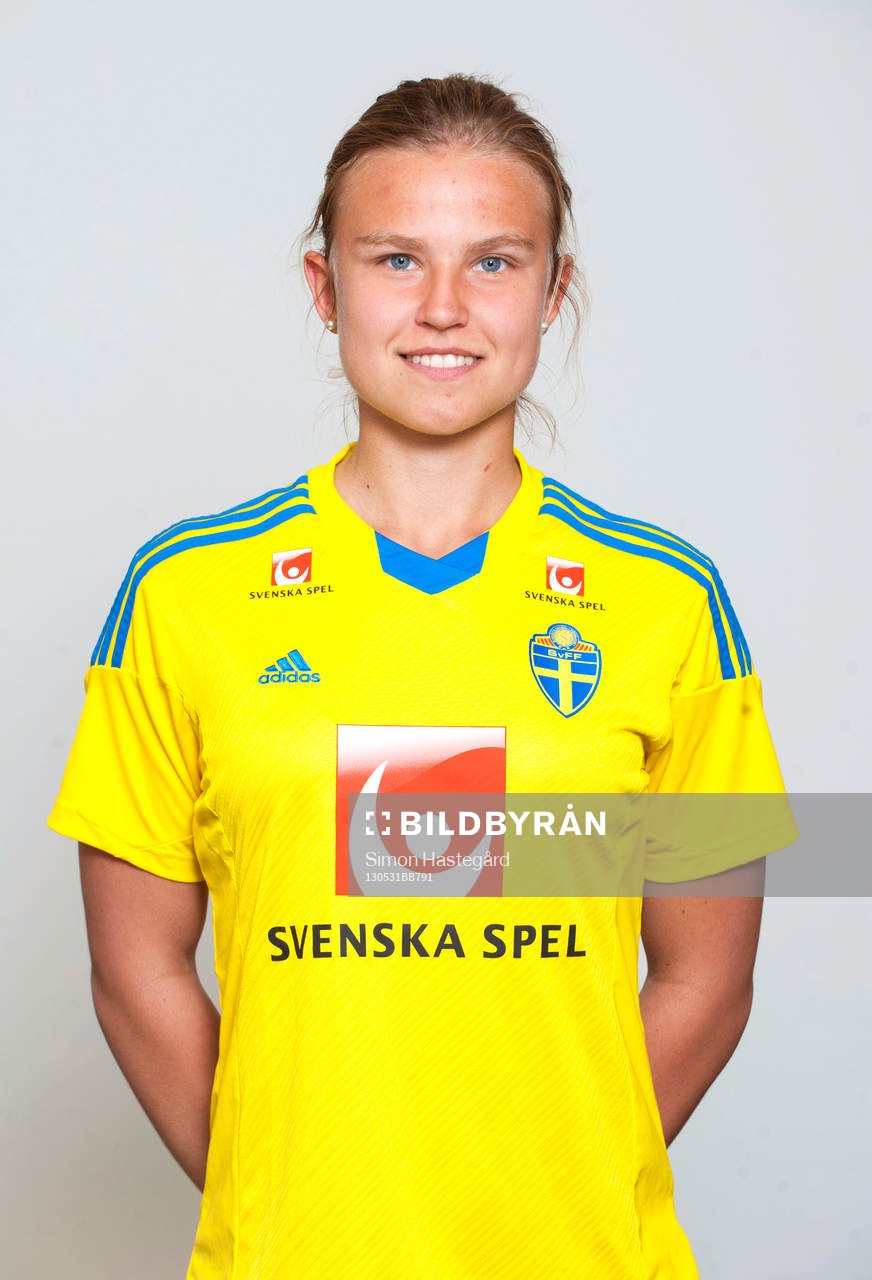Elin Bergkvist, Sverige