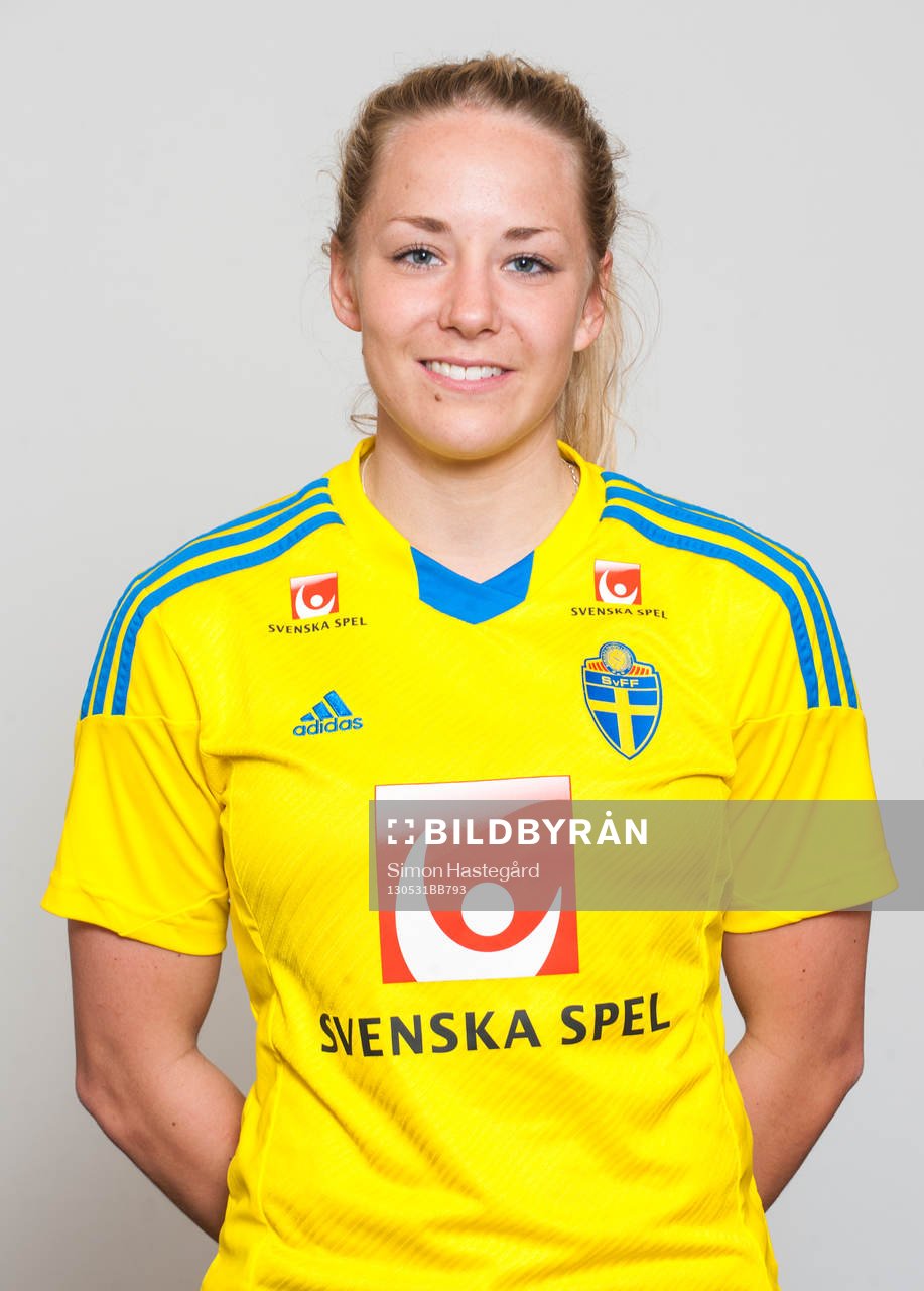 Julia Lyckberg, Sverige
