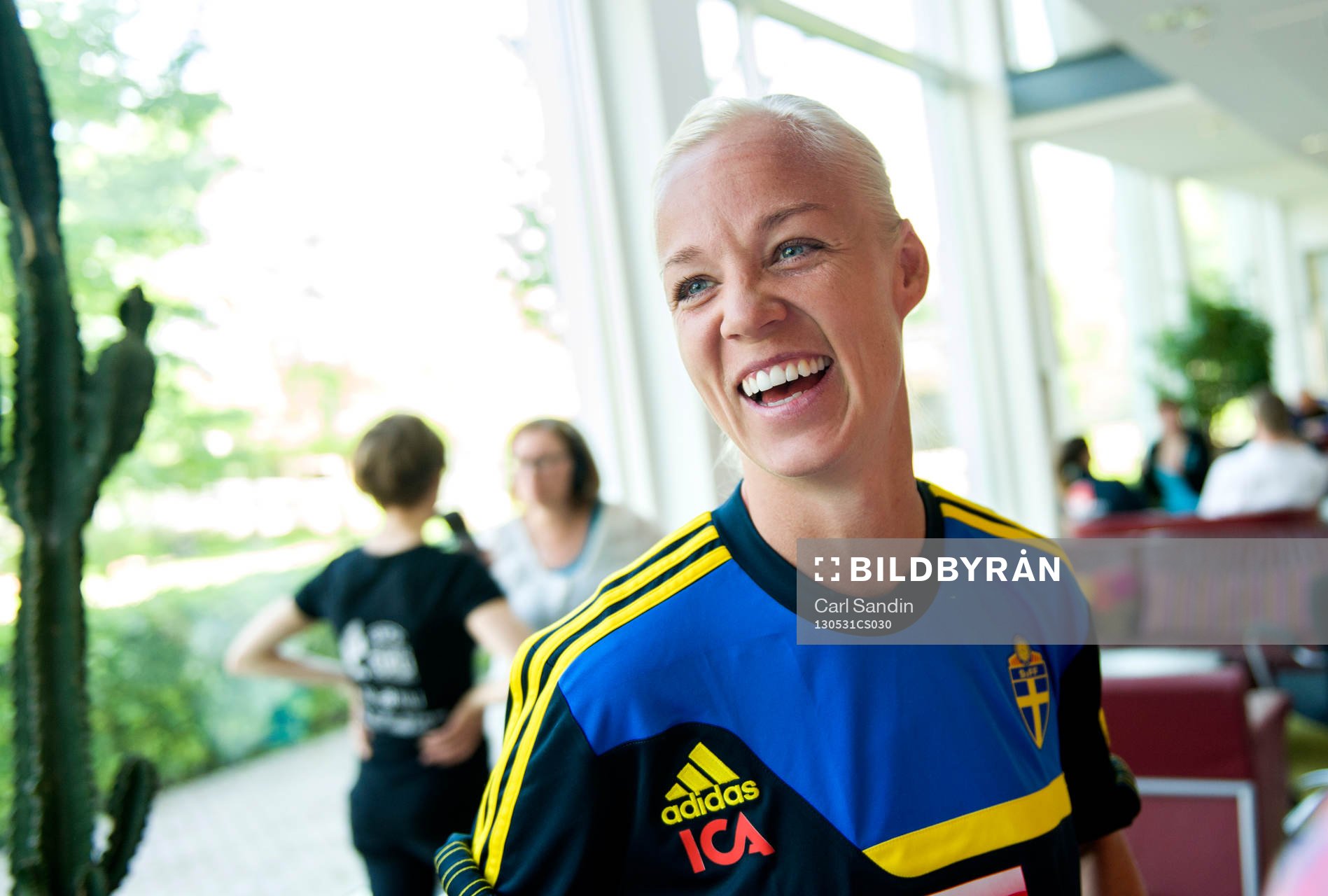 Caroline Seger, Sverige