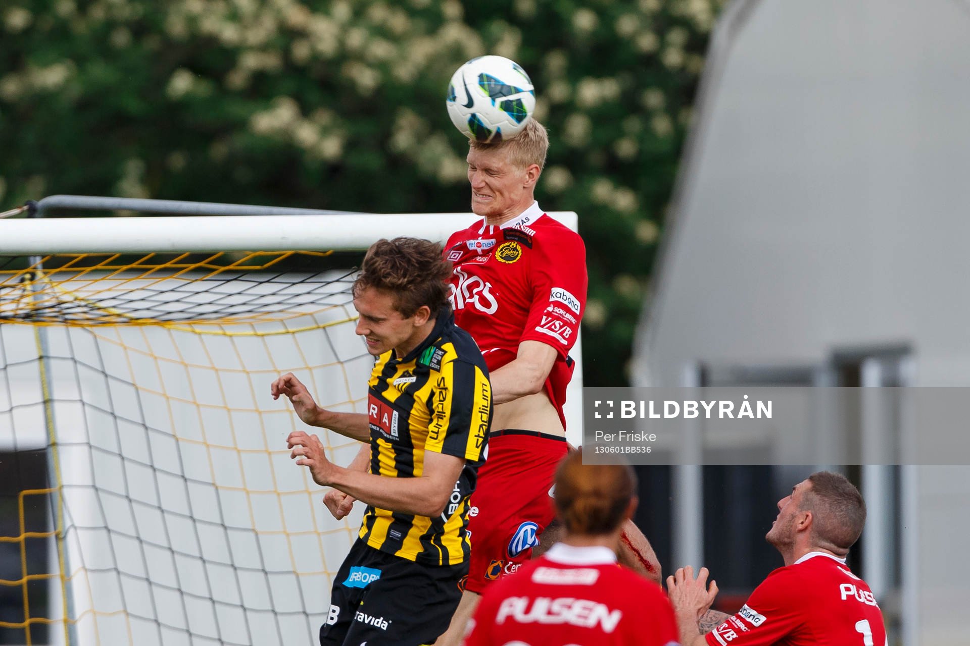 Tom Söderberg, Elfsborg vinner en nickduell