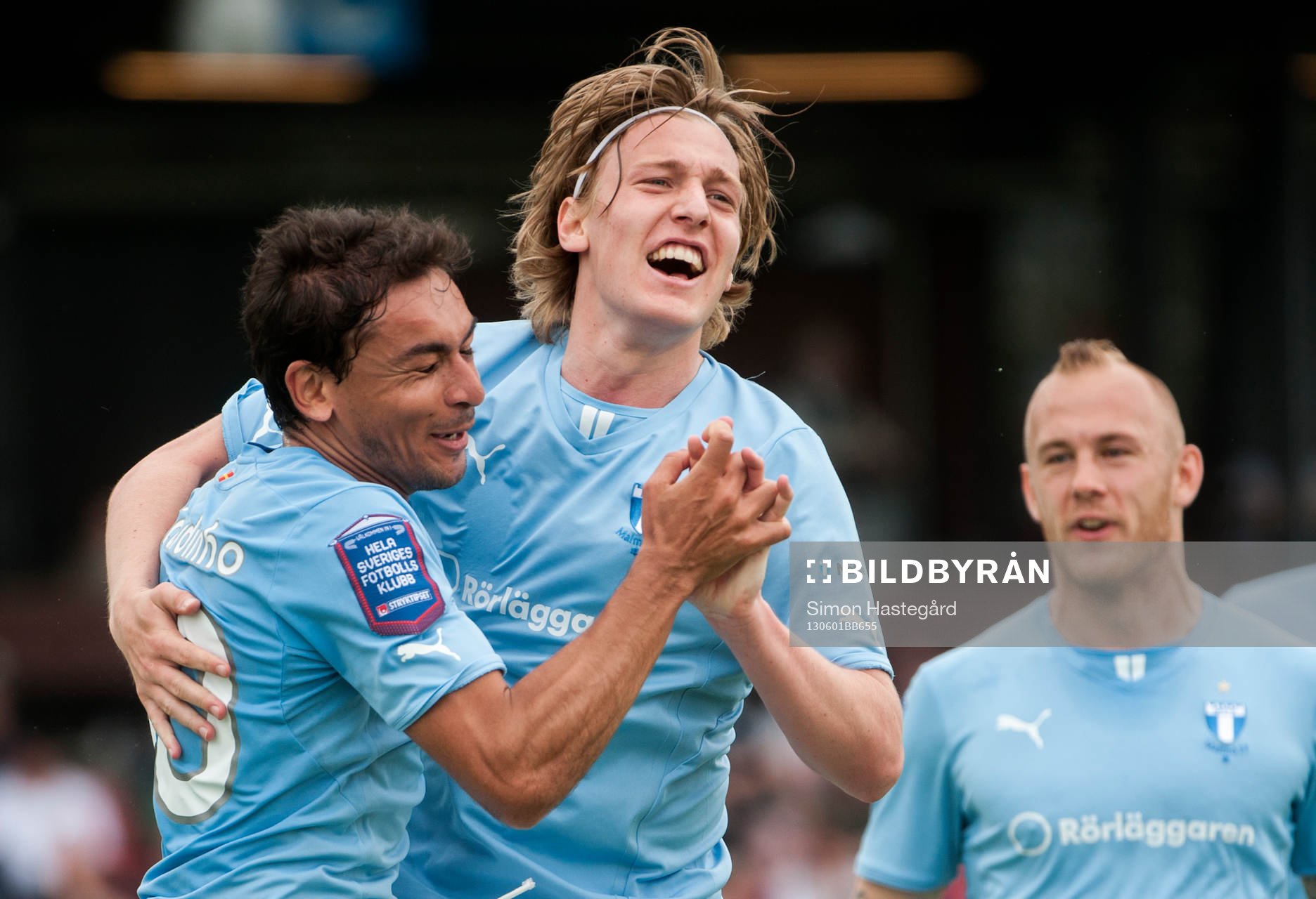 Ricardinho, och Magnus Eriksson, gratulerar Emil Forsberg,