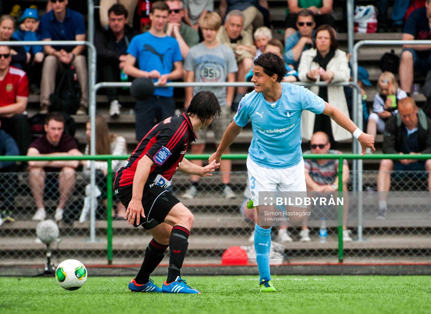 Miiko Albornoz, Malmö FF, gör en konstpass