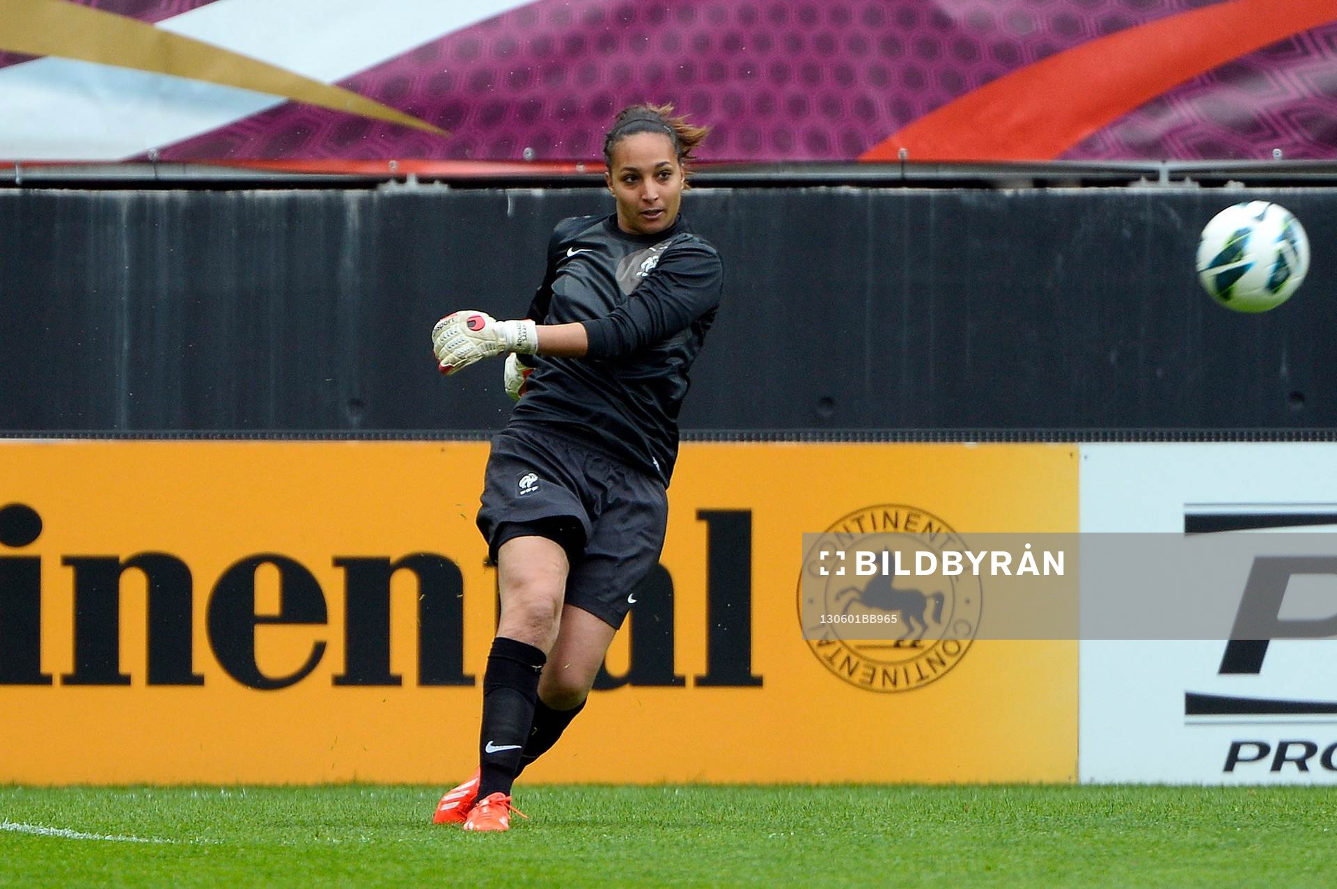  Fotboll, Dam, Frankrike - Finland: Sarah BOUHADDI - 01.06.2013 - France / Finlande - Match amical