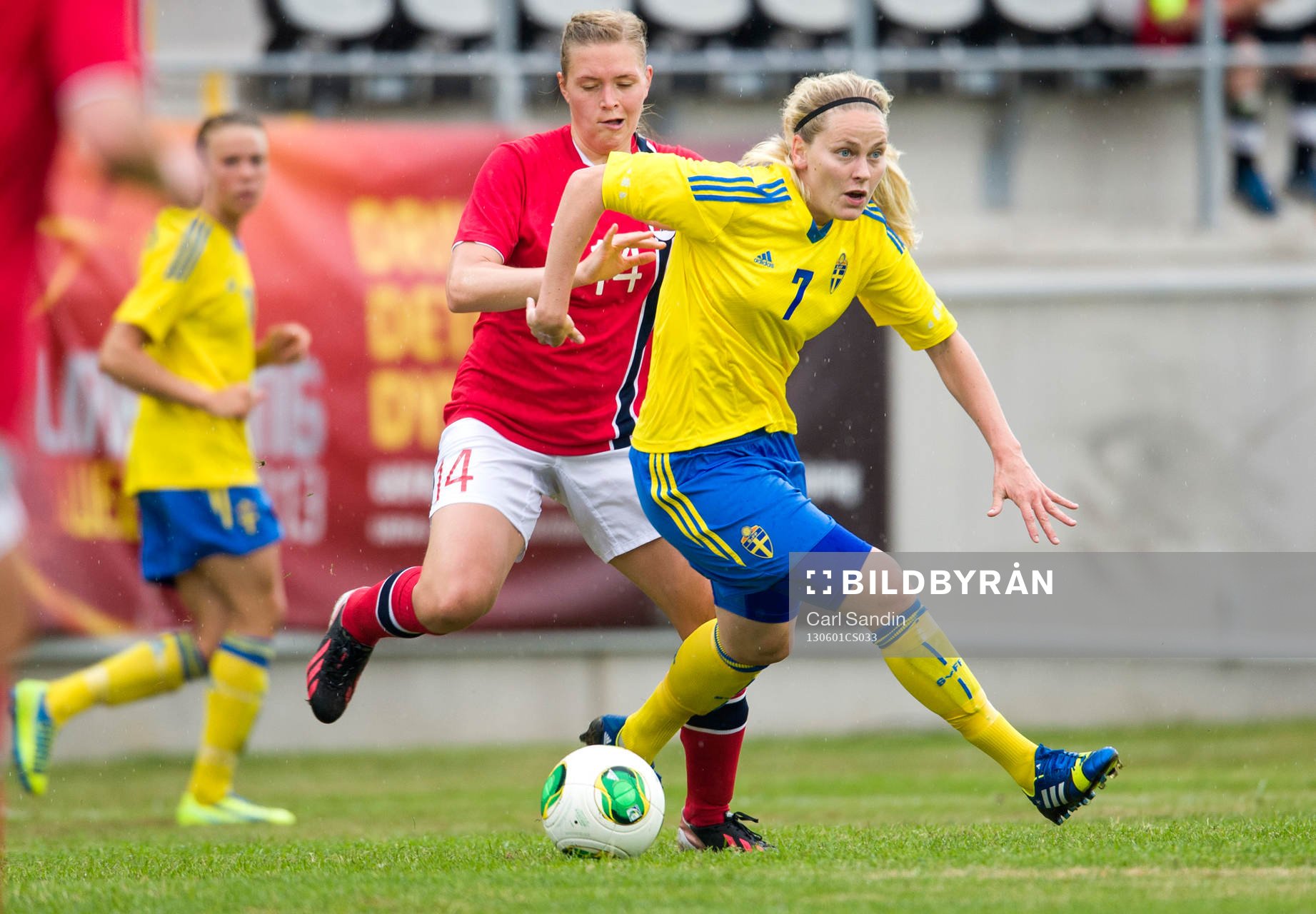 Lisa Dahlqvist, Sverige