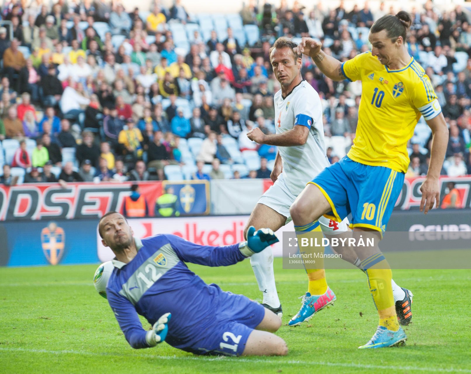Zlatan Ibrahimovic, Sverige, mot Tome Pachovski, målvakt,