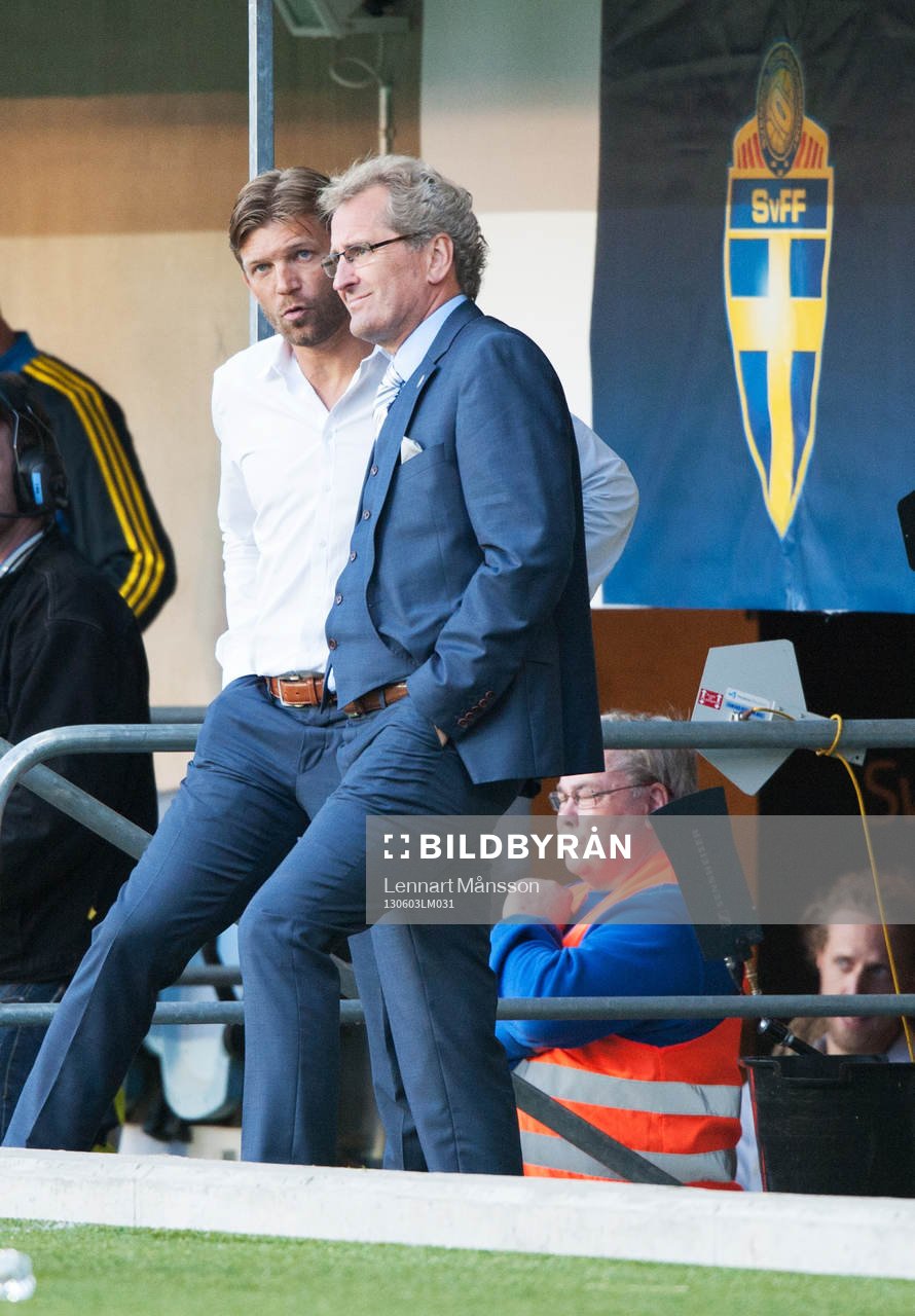 Marcus Allbäck och Erik Hamrén, förbundskapten, Sverige