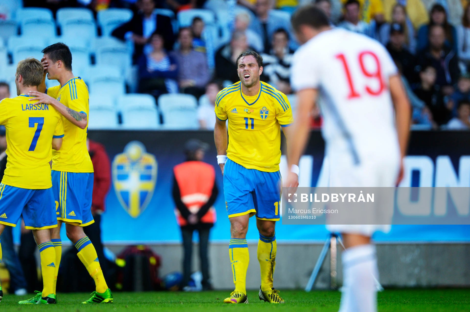 Johan Elmander, Sverige, gestikulerar
