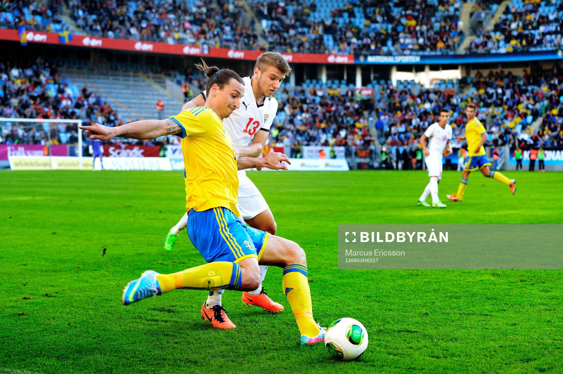 Zlatan Ibrahimovic, Sverige, utmanar Stefan Ristovski,