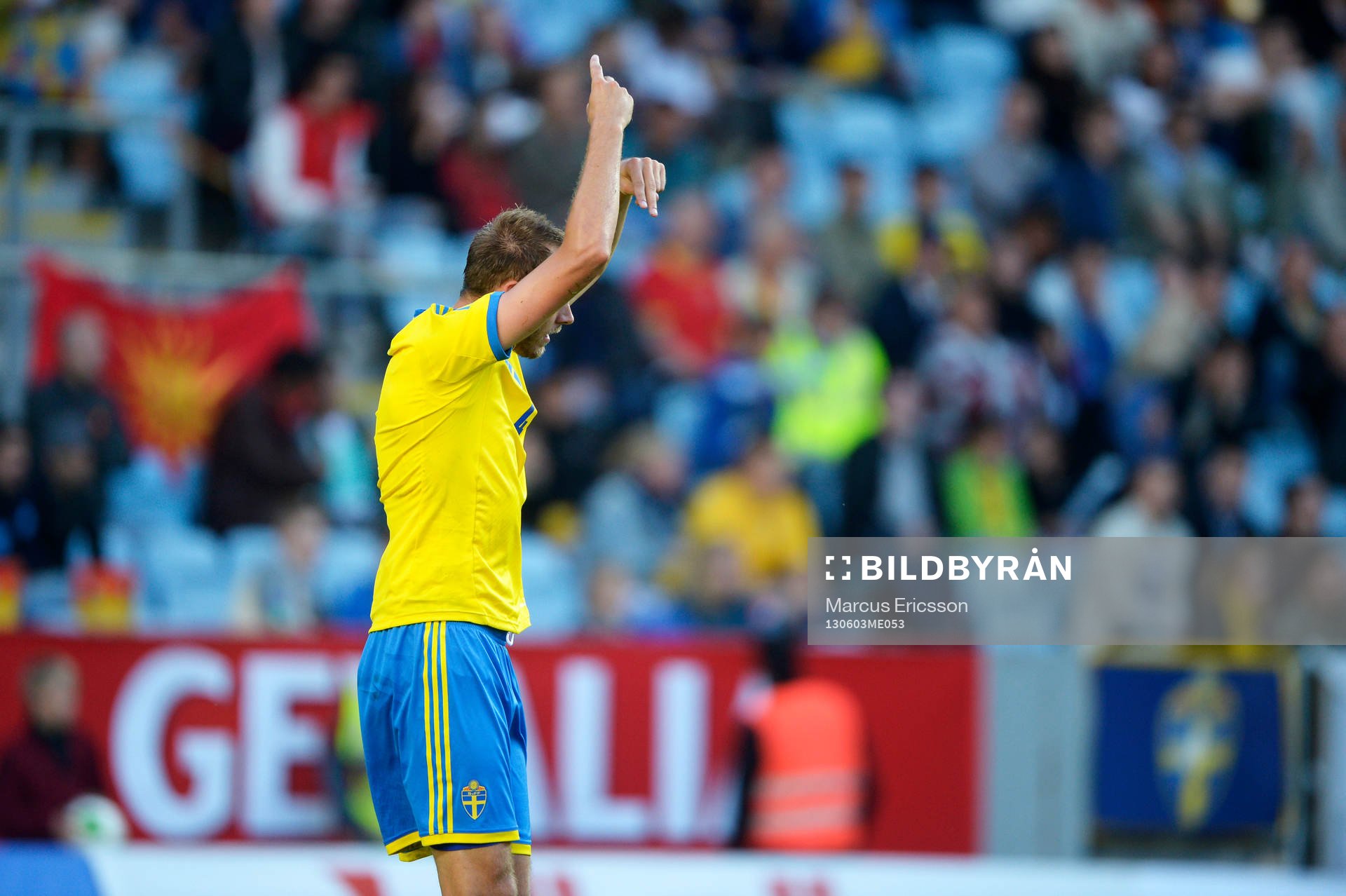 Andreas Granqvist, Sverige, signalerar byte