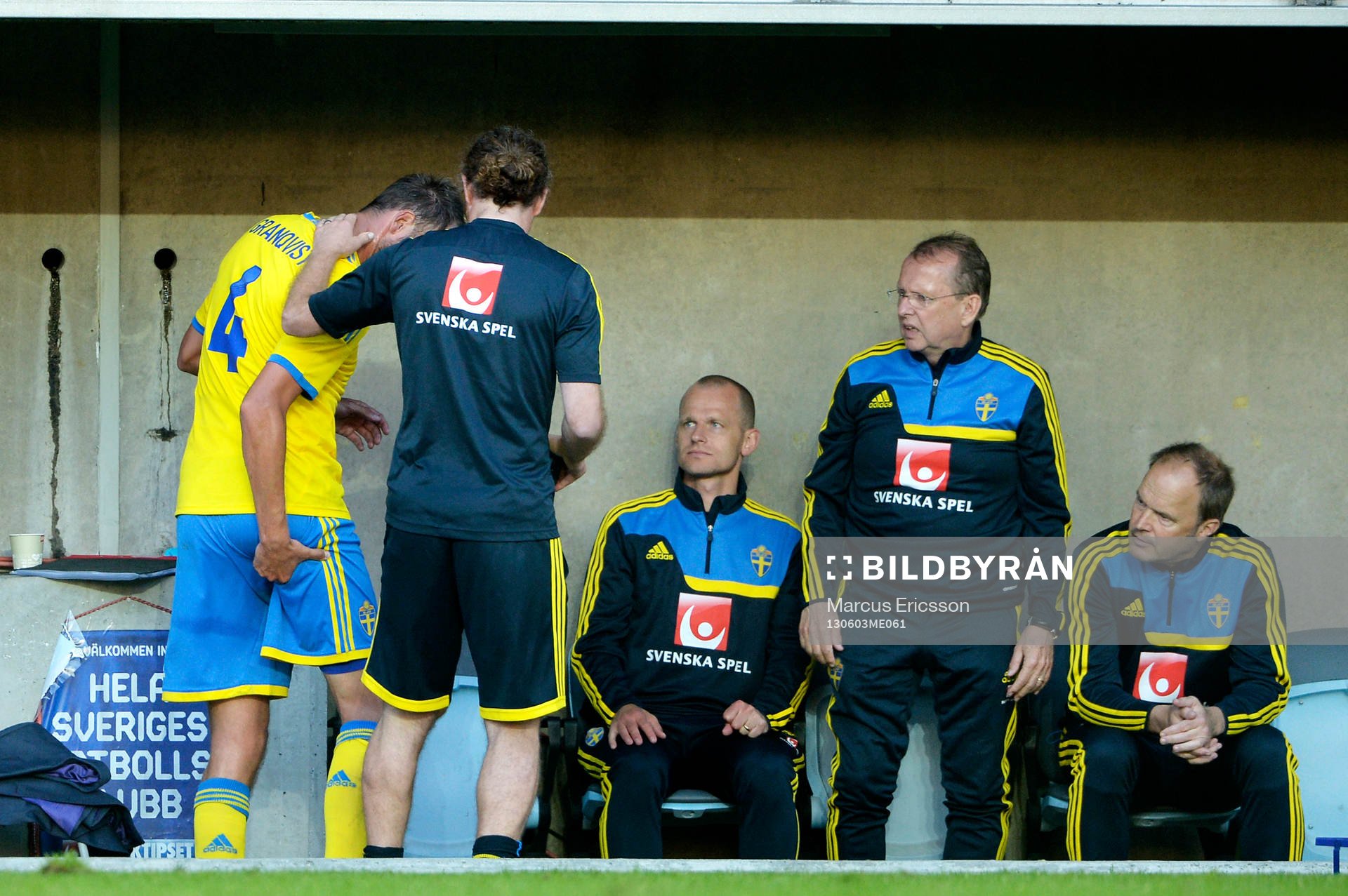 Andreas Granqvist, Sverige, byts ut med känningar i