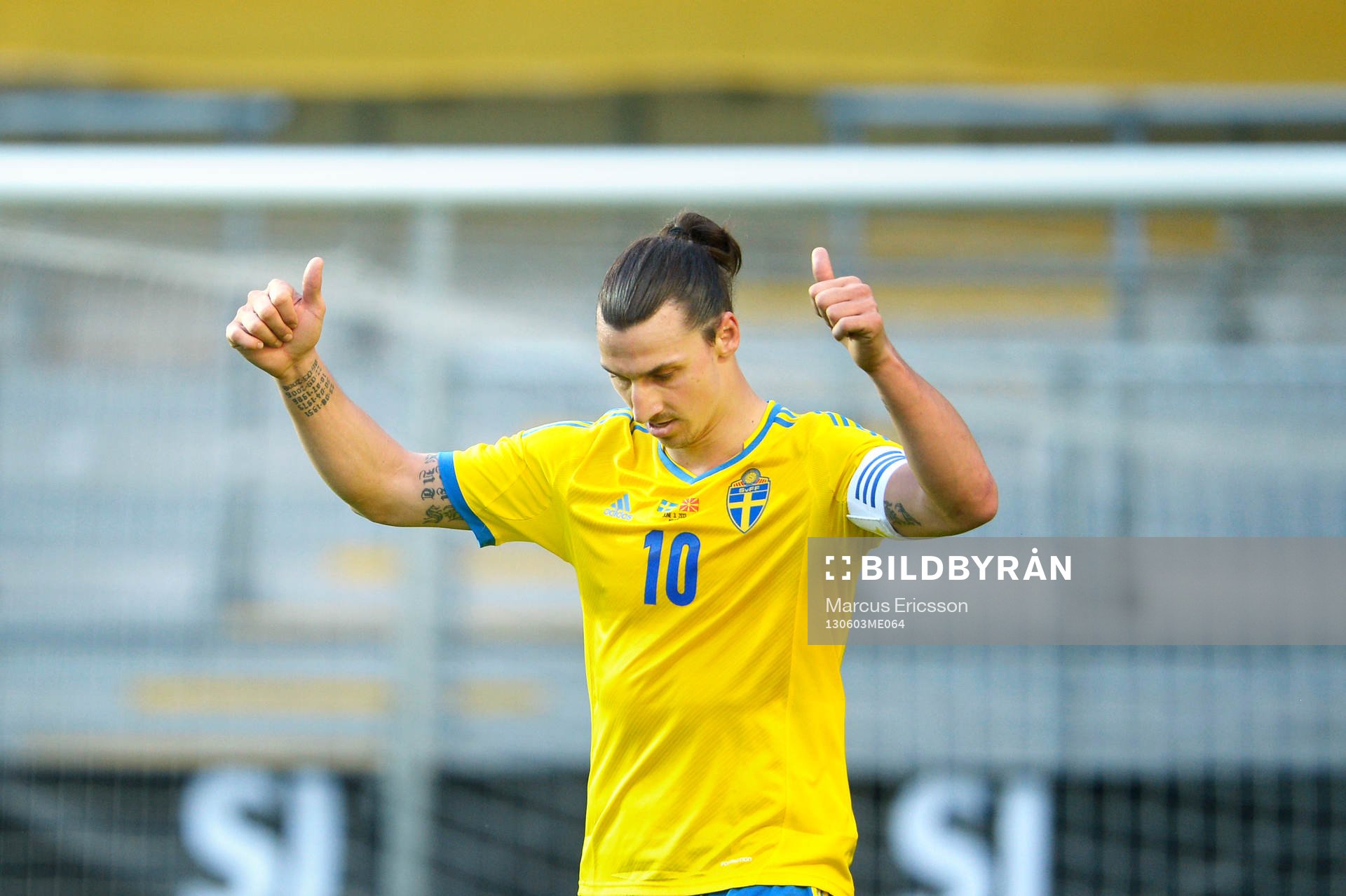 Zlatan Ibrahimovic, Sverige, gör tummen upp
