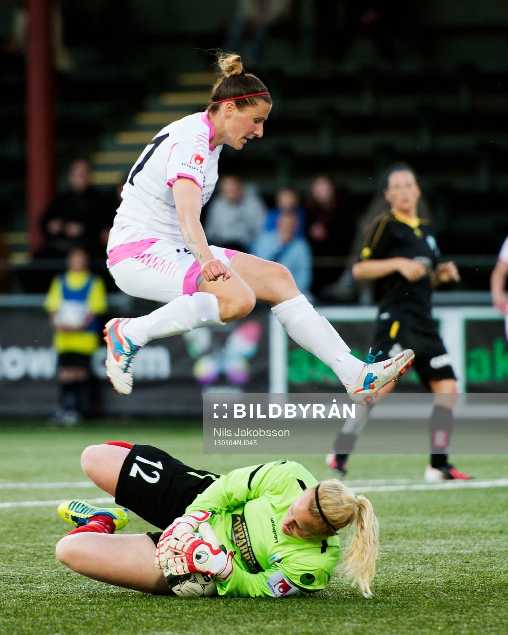 Anja Mittag, LdB FC Malmö, hoppar över Kristin