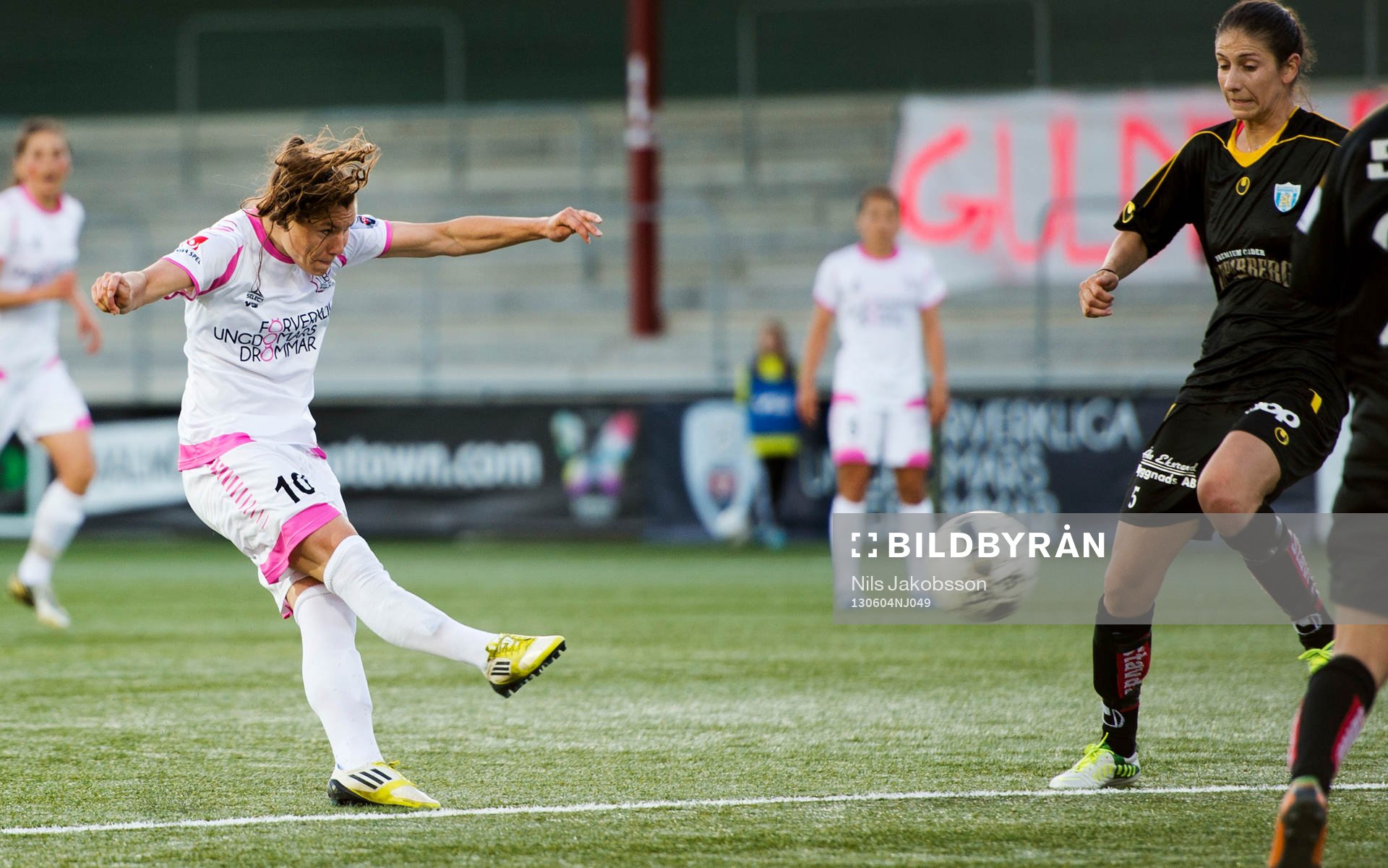 Ramona Bachmann, LdB FC Malmö, gör mål
