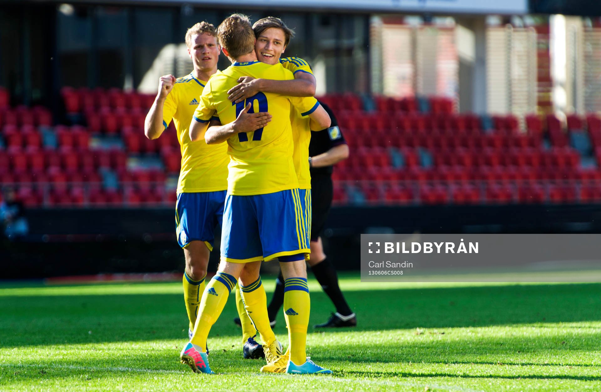 Simon Thern kramar om Sam Larsson, Sverige
