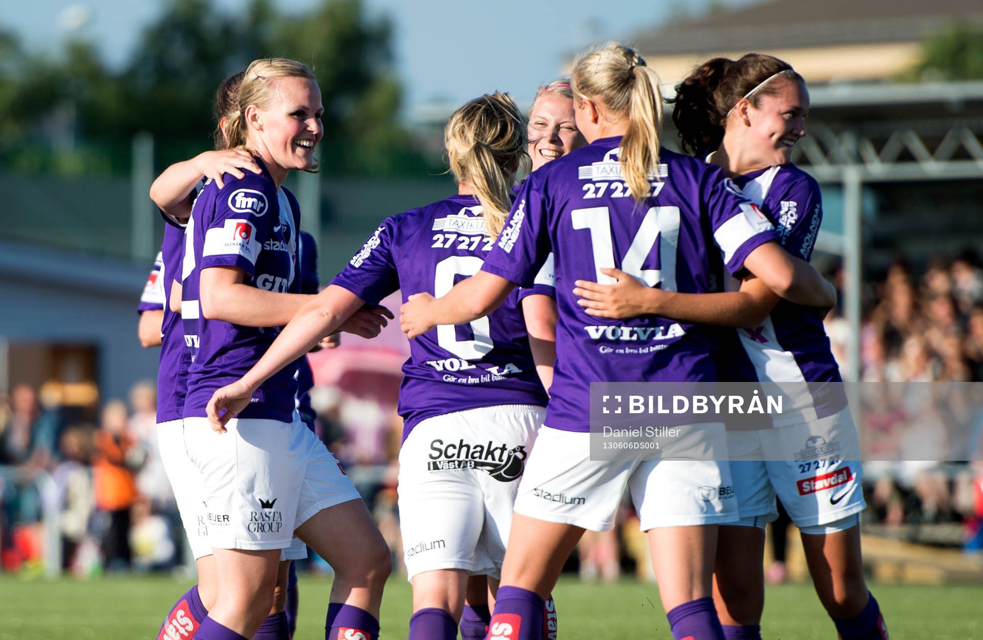 Annica Sjölund gör 1-0 för Jitex, jubel