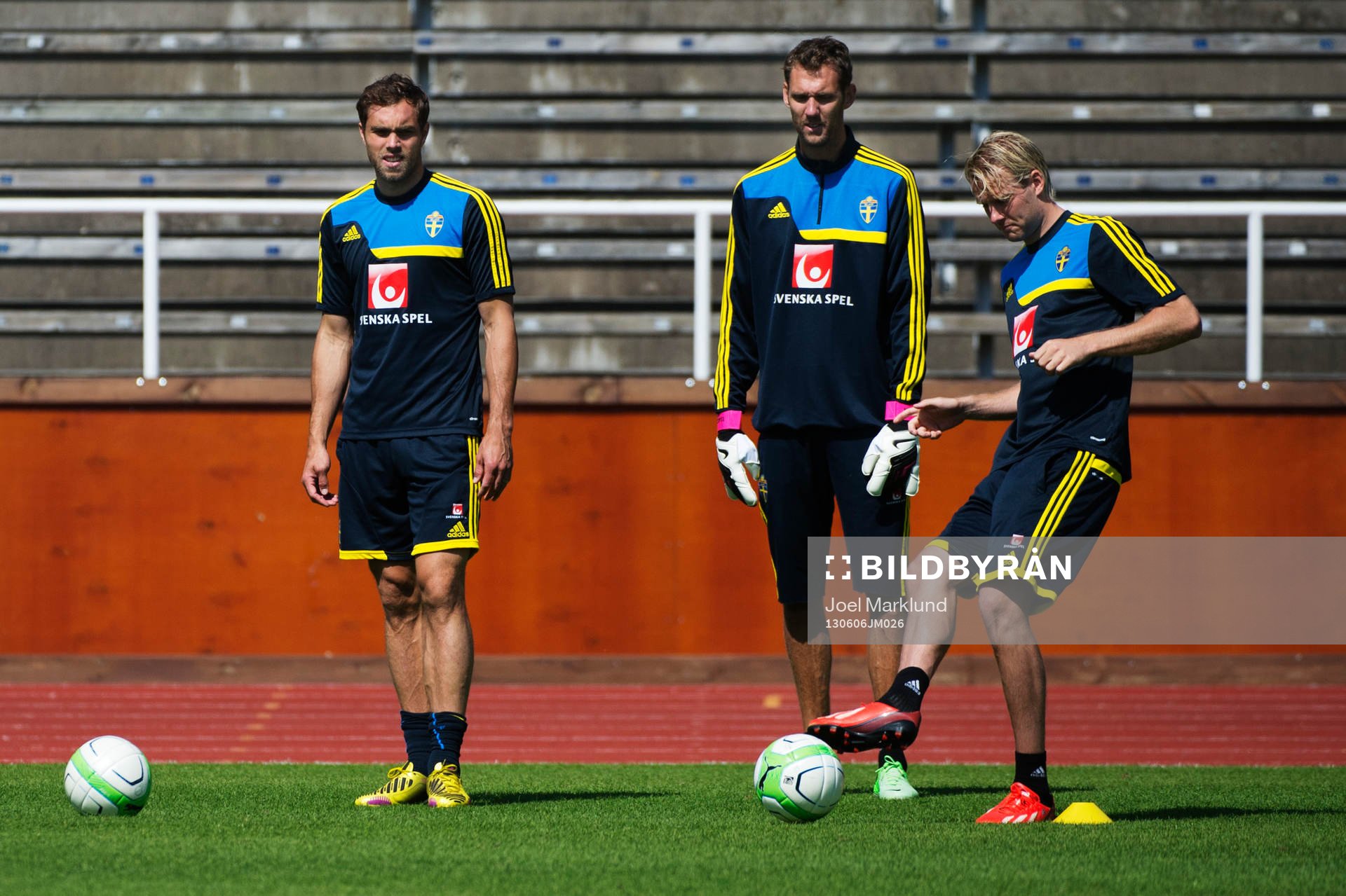 Johan Elmander, Andreas Isaksson och Ola Toivonen på Sveriges träning 6 juni 2013 i Stockholm.