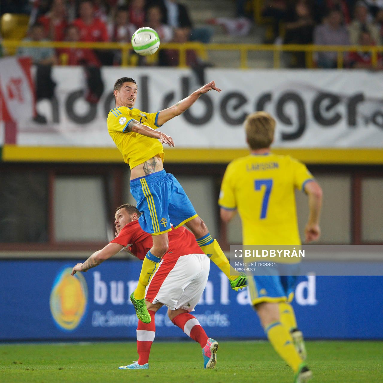 Mikael Lustig, Sverige