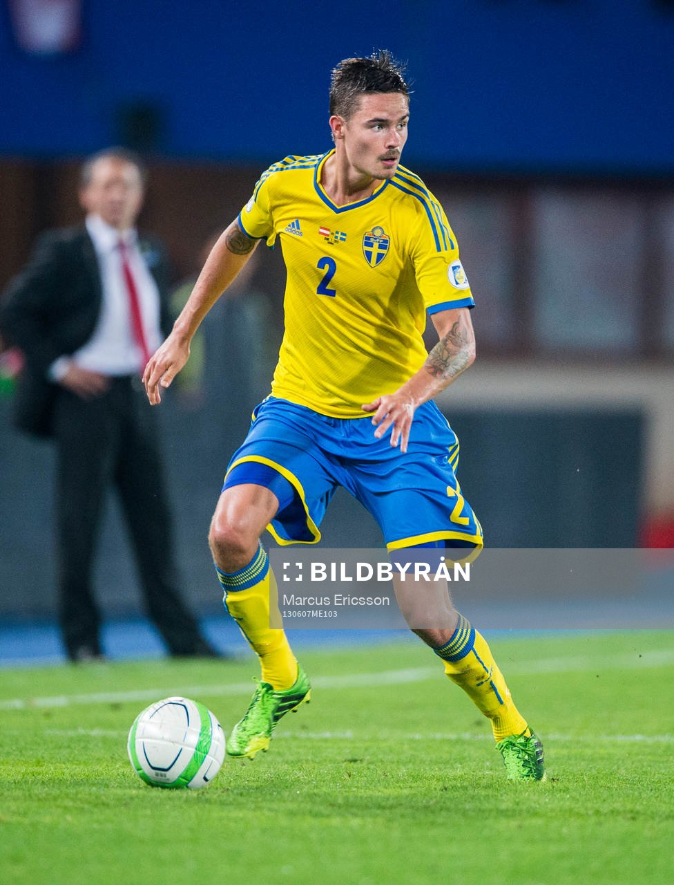 Mikael Lustig, Sverige