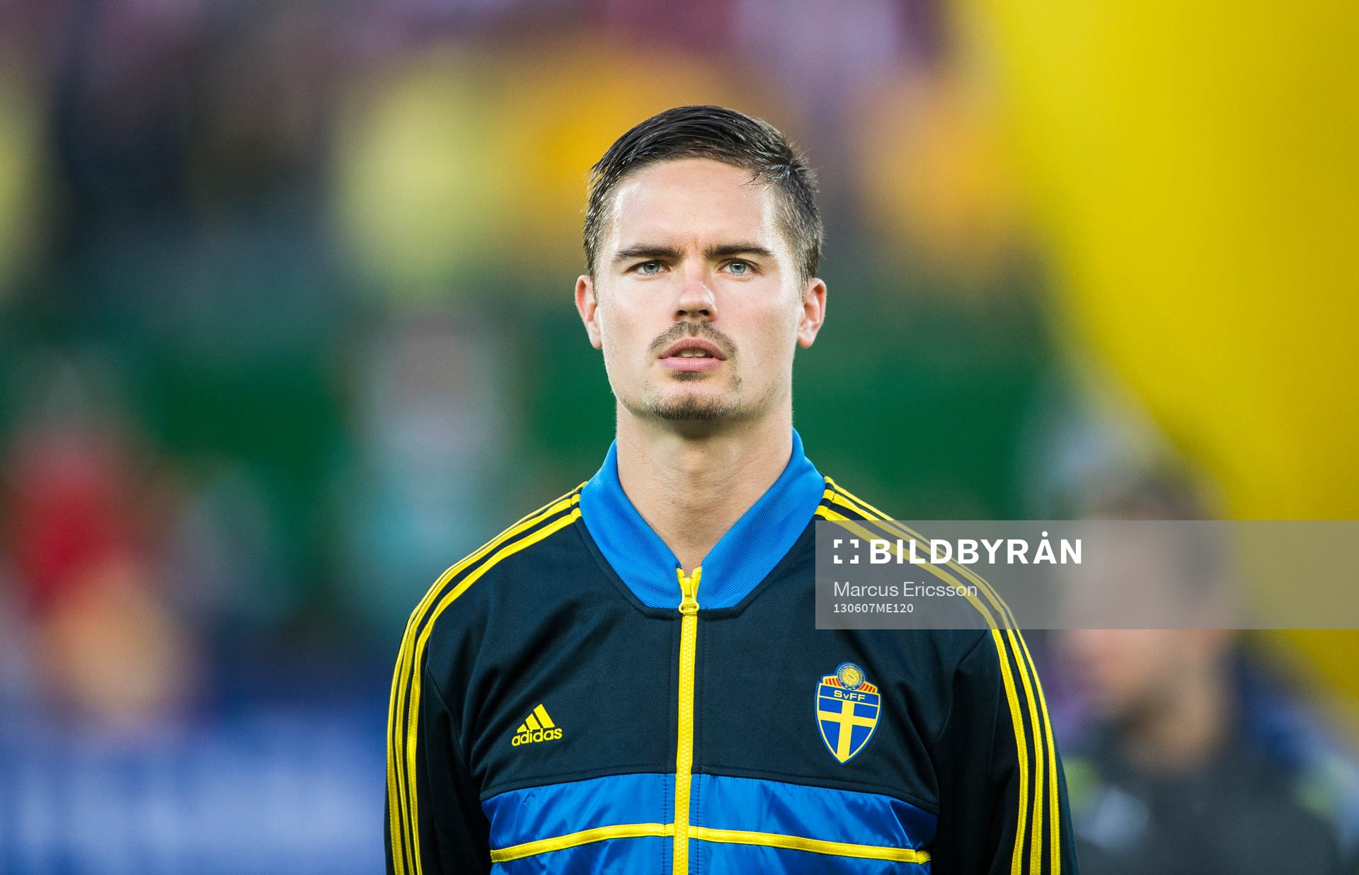 Mikael Lustig, Sverige