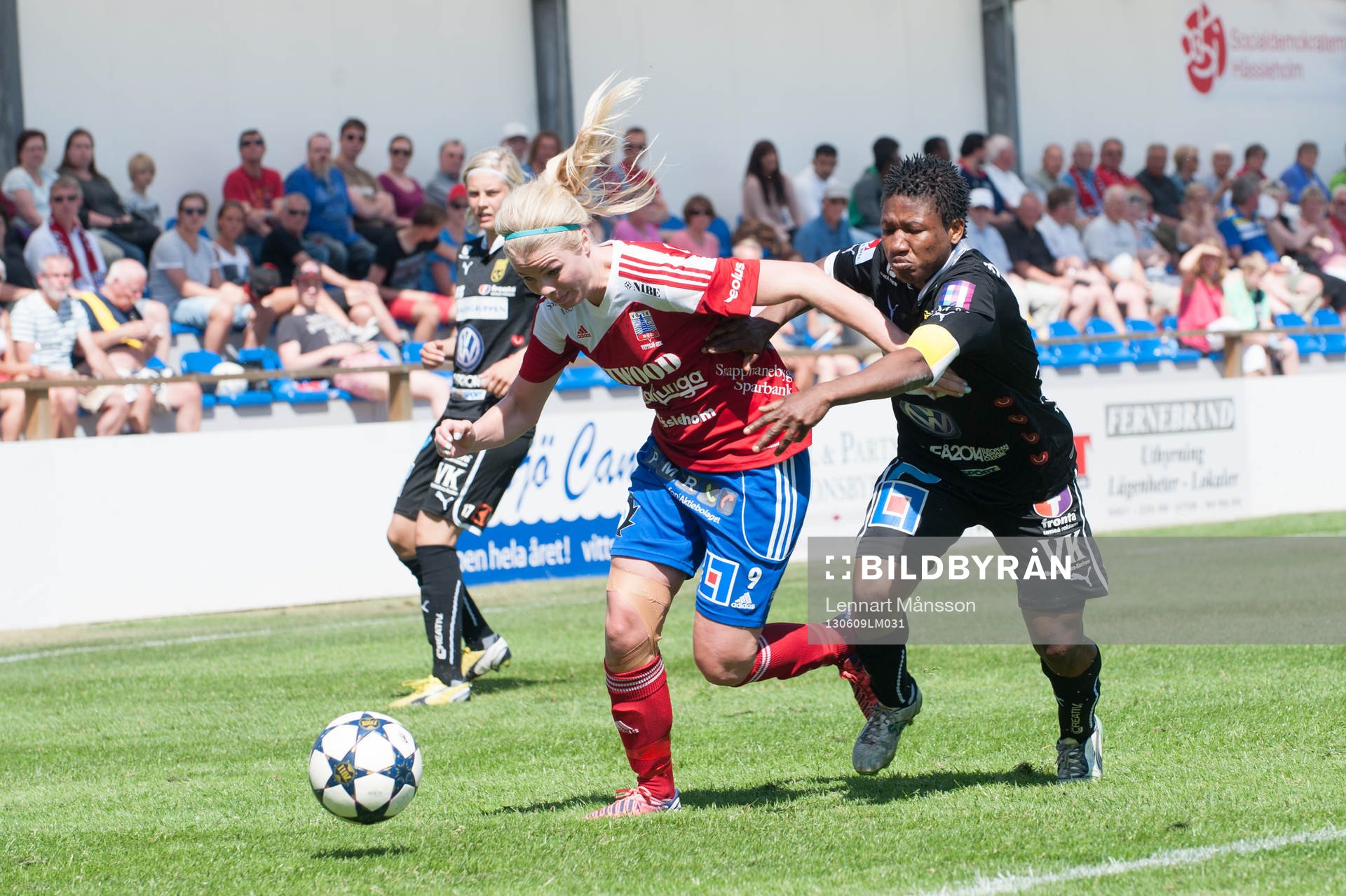 Fotboll, damallsvenskan, Vittsjö - Umeå: Emma Sjödahl, Vittsjö och Rita Chikwelu, Umeå
