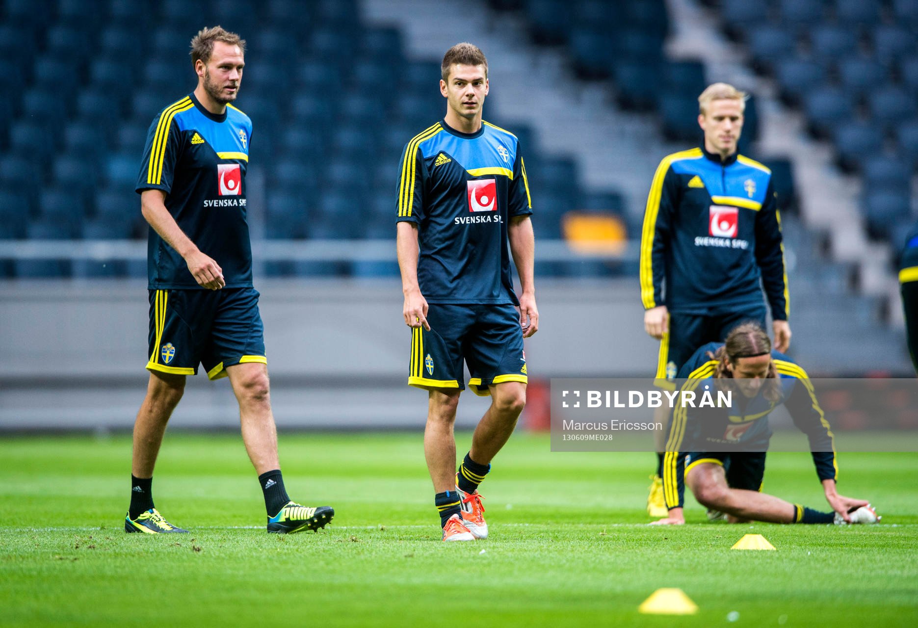 Träning på Friends Arena. Andreas Granqvist och Alexander