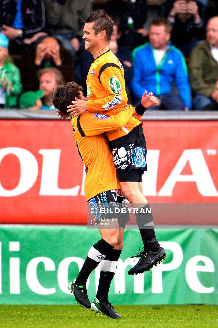 Varbergs Ardian Rexhepi och Joakim Sjöhage jublar efter 2-1 målet i matchen mellan Hammarby och Varberg i Superettan i fotboll 10 juni 2013 i Stockholm.
