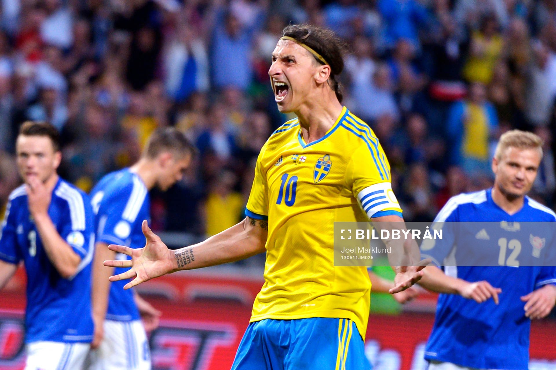 Sveriges Zlatan Ibrahimovic jublar