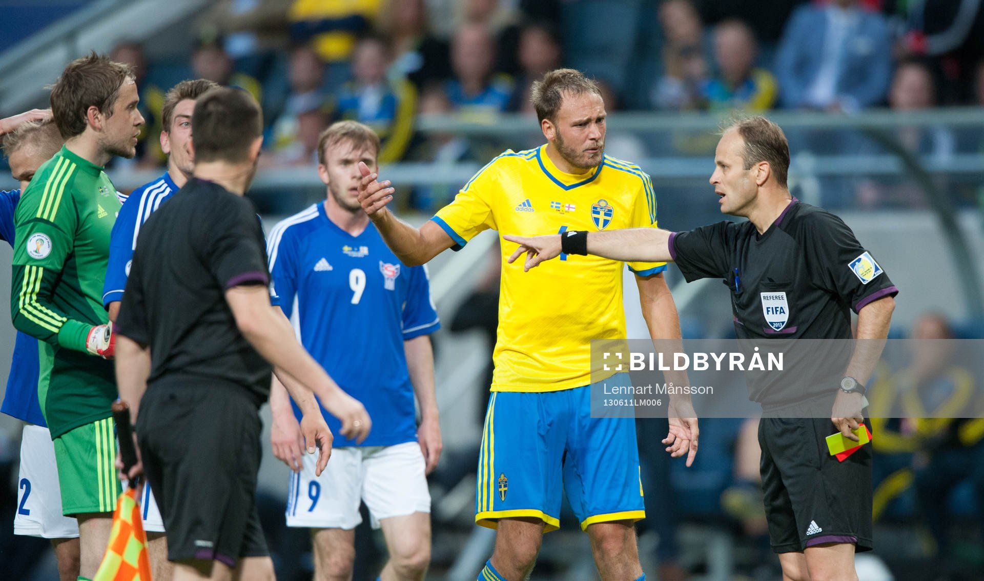 Utvisning, Andreas Granqvist, Sverige. Nikolay Yordanov,