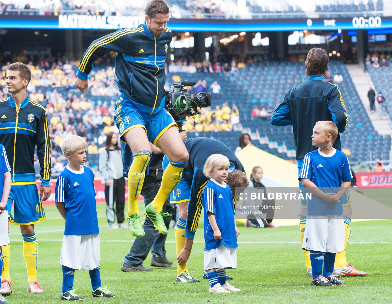 Matchmascotar, Per Nilsson, Sverige, värmer upp,