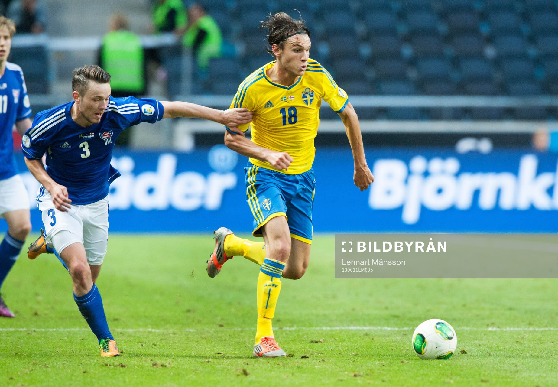 Albin Ekdal, Sverige, Viljormur Davidsen, Färöarna drar