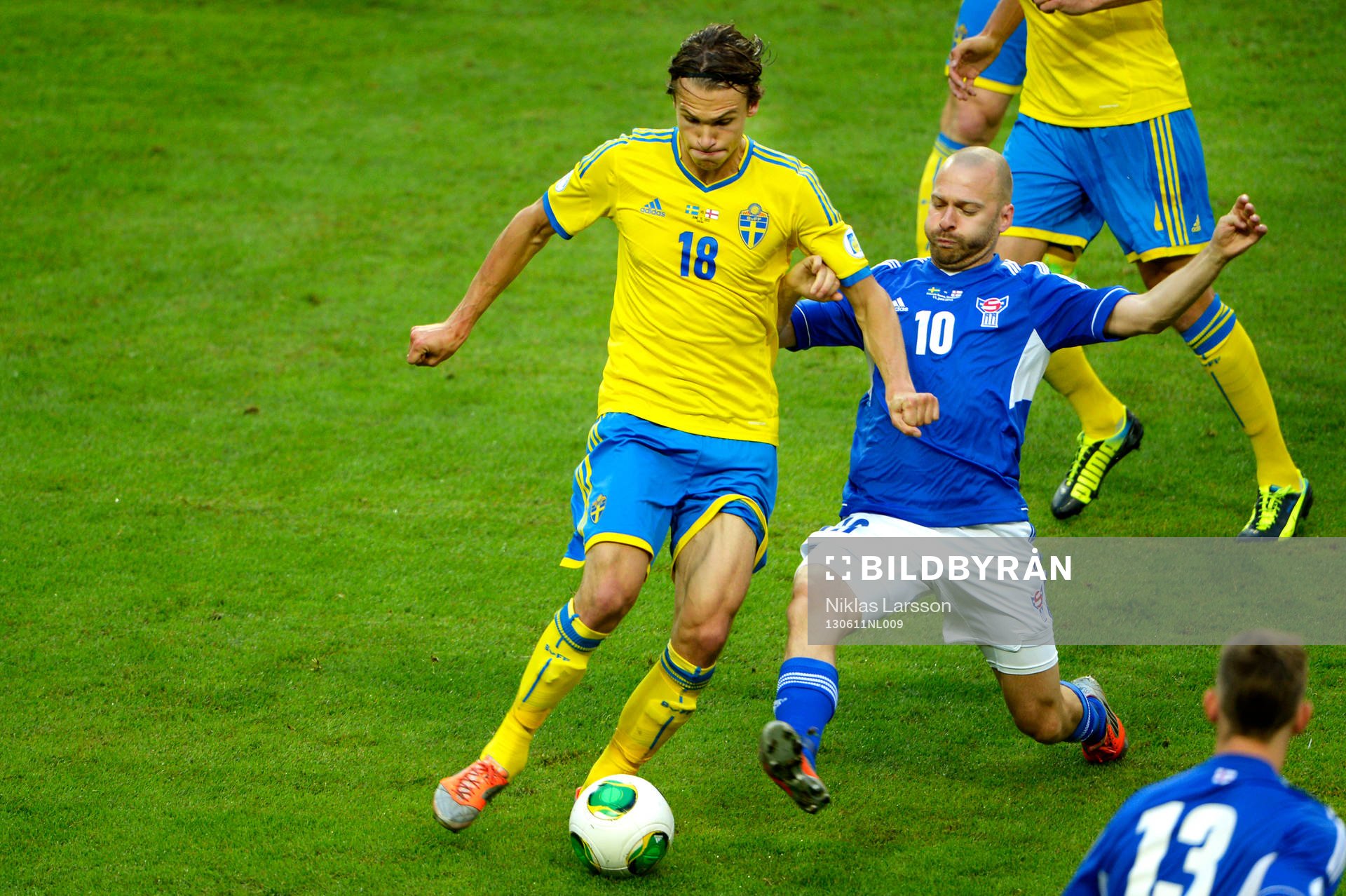 Albin Ekdal, Sverige utmanas av Christian Lamhauge Holst,