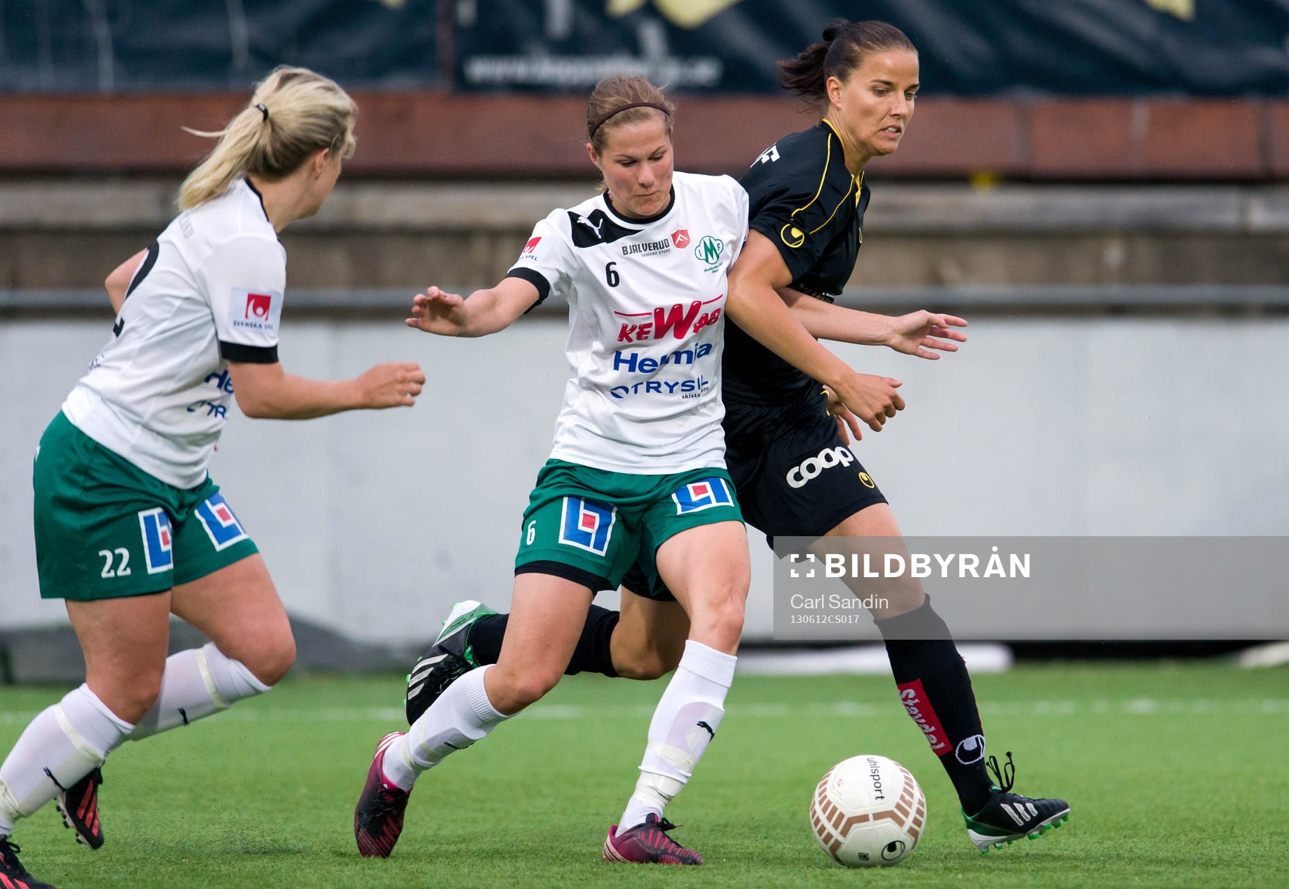 Närkamp mellan Sarah Bergman, Mallbacken, och Jessica