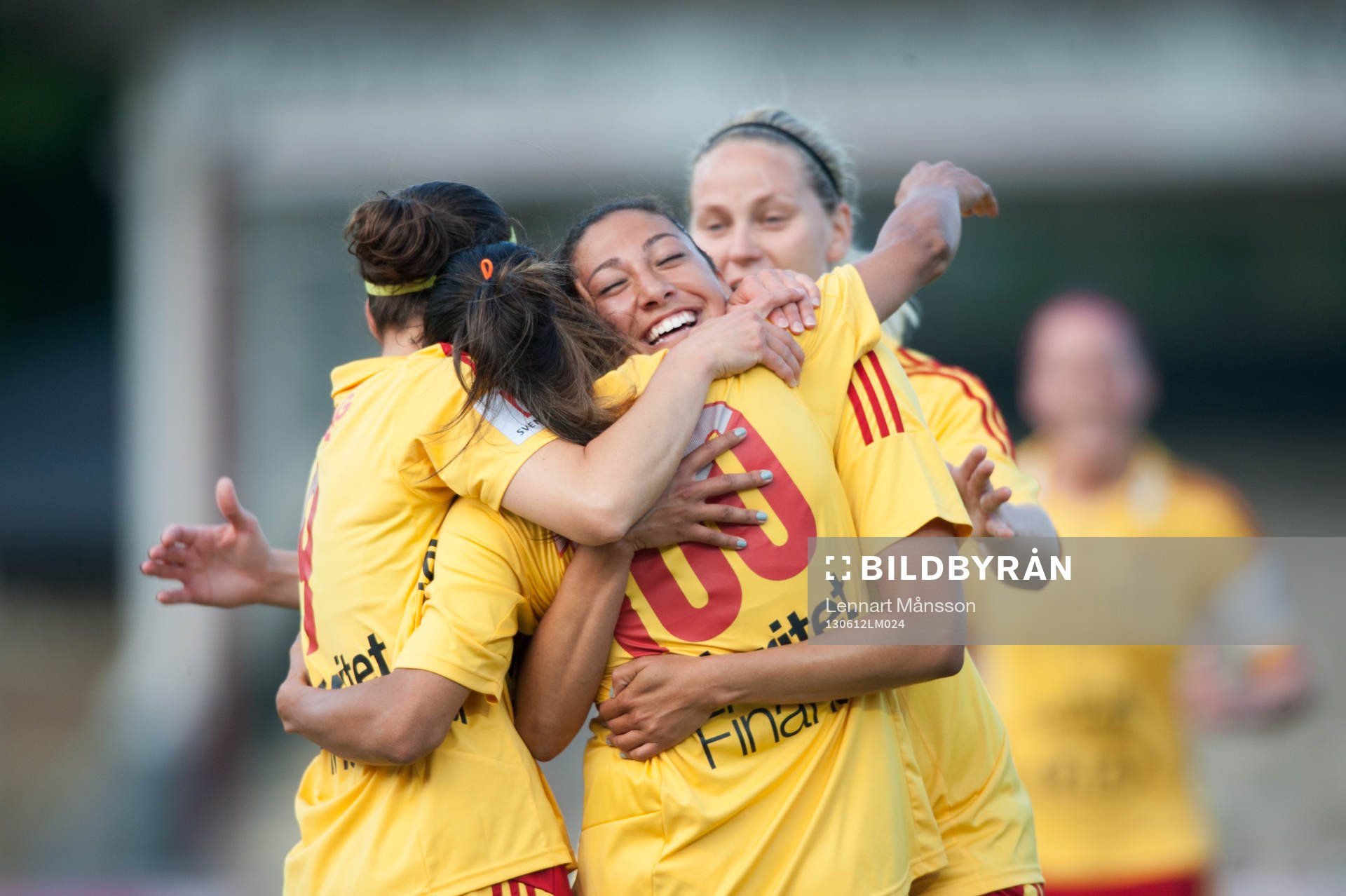 0-1, Marta, som grattas av Veronica Boquete, Tyresö