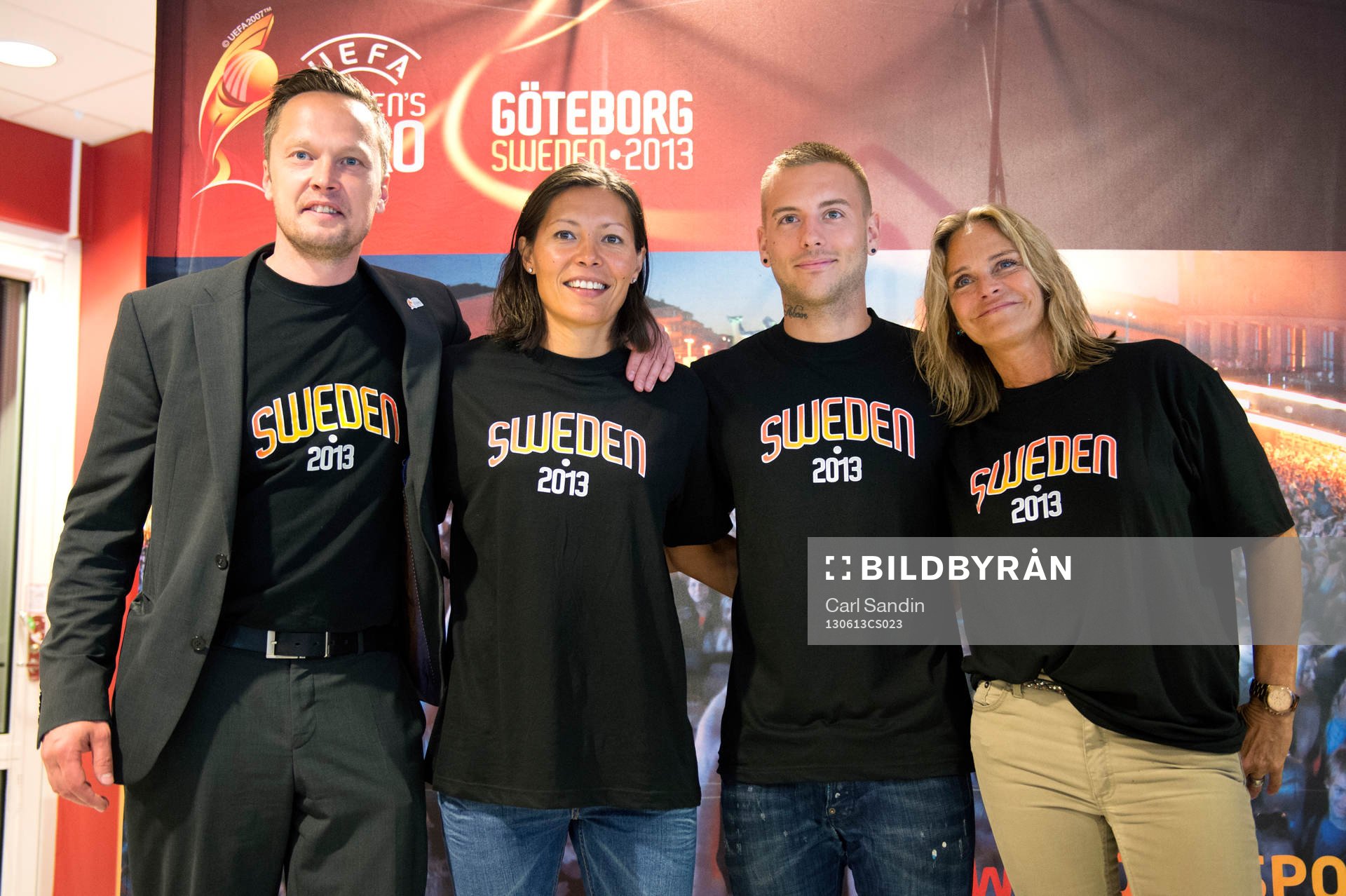 Fotboll, Lotta Schelin besöker Kållered SK: Thomas Walfridsson, GotEvent, Jane Törnqvist, Anton Hysén och Kia Cohn Linde, ambassadörer för Dam-EM.
