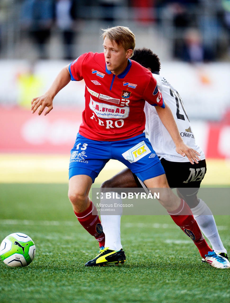 Johan Hedman och Samuel Wowoah  i matchen mellan Örebro