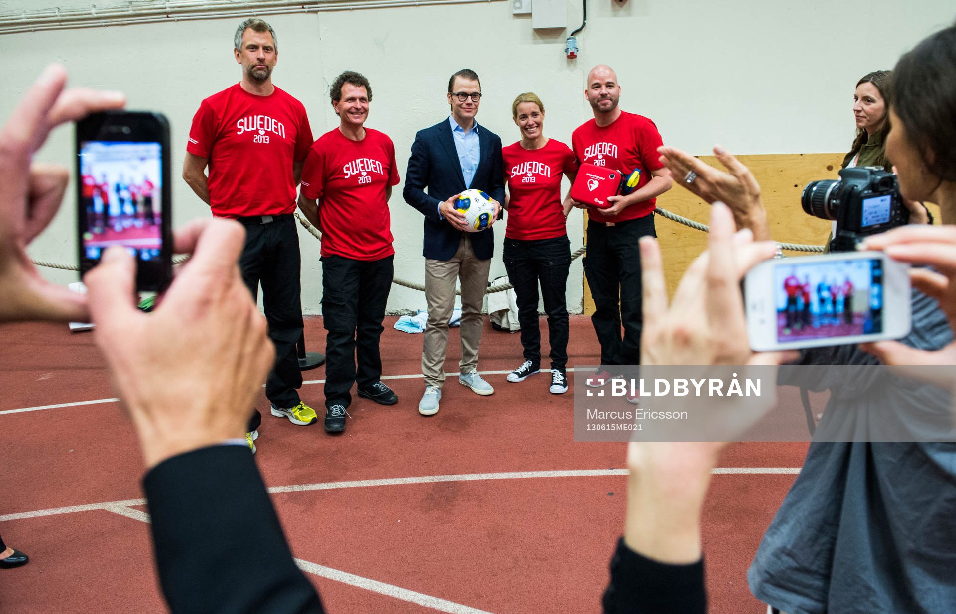 H.K.H. Prins Daniel besöker volontärer som går